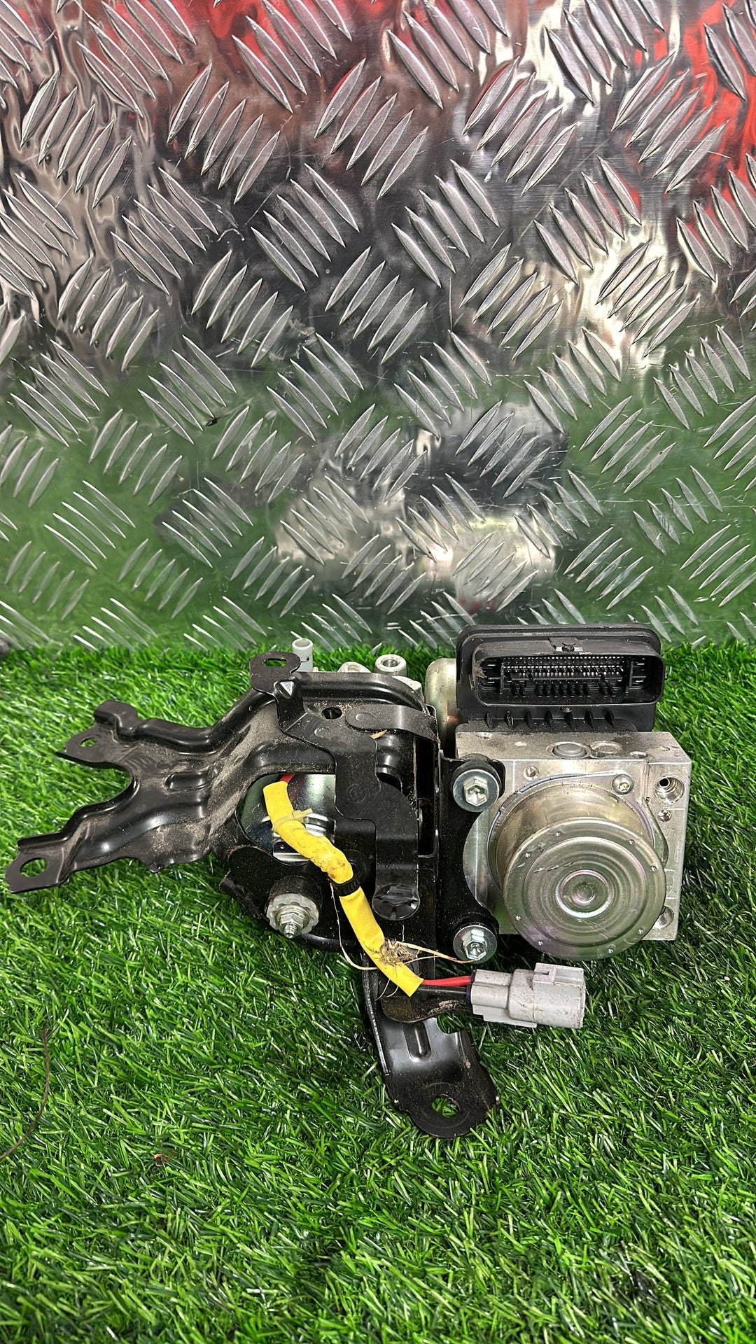 Toyota RAV4 ABS Pump/Modulator 44510-42220