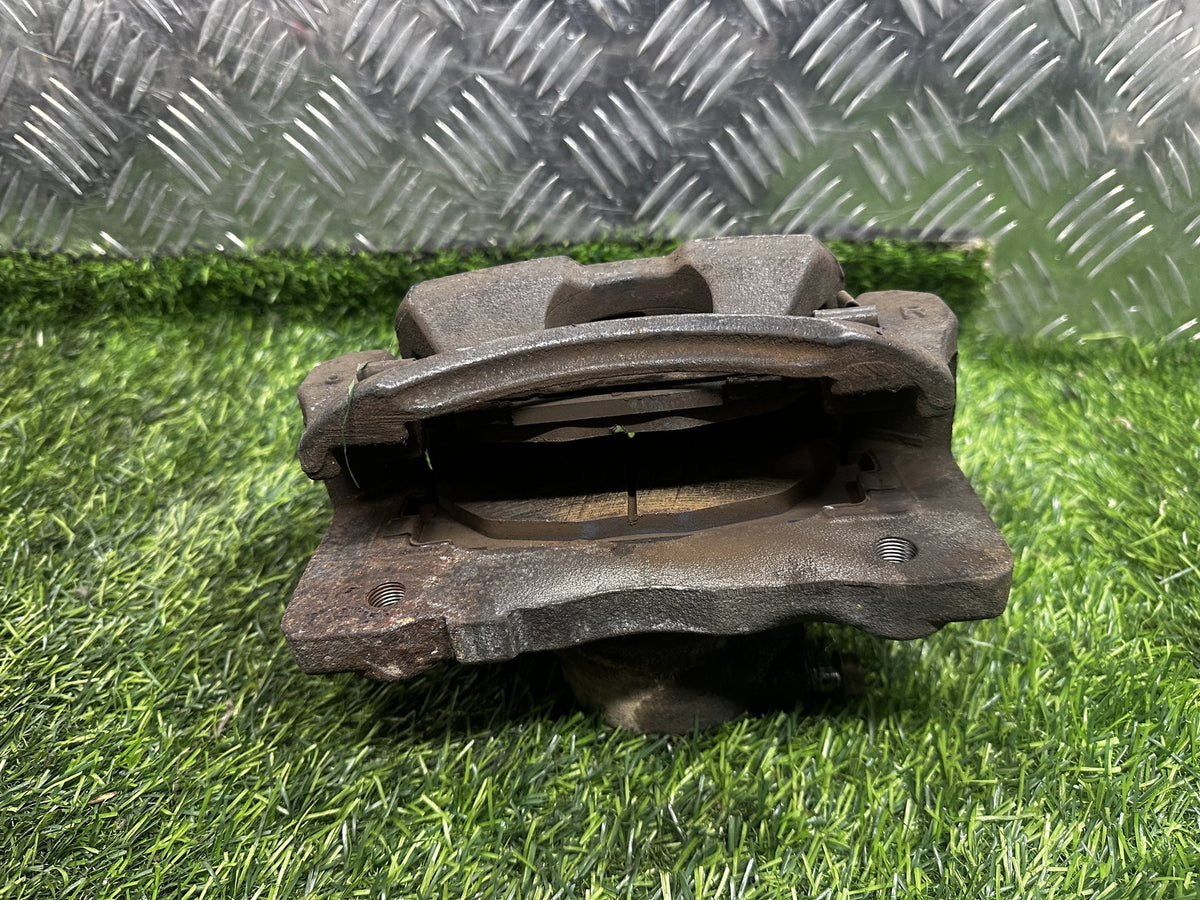2004-2019 Toyota Hiace H200 - Right Front Caliper PN: SINGLE POT