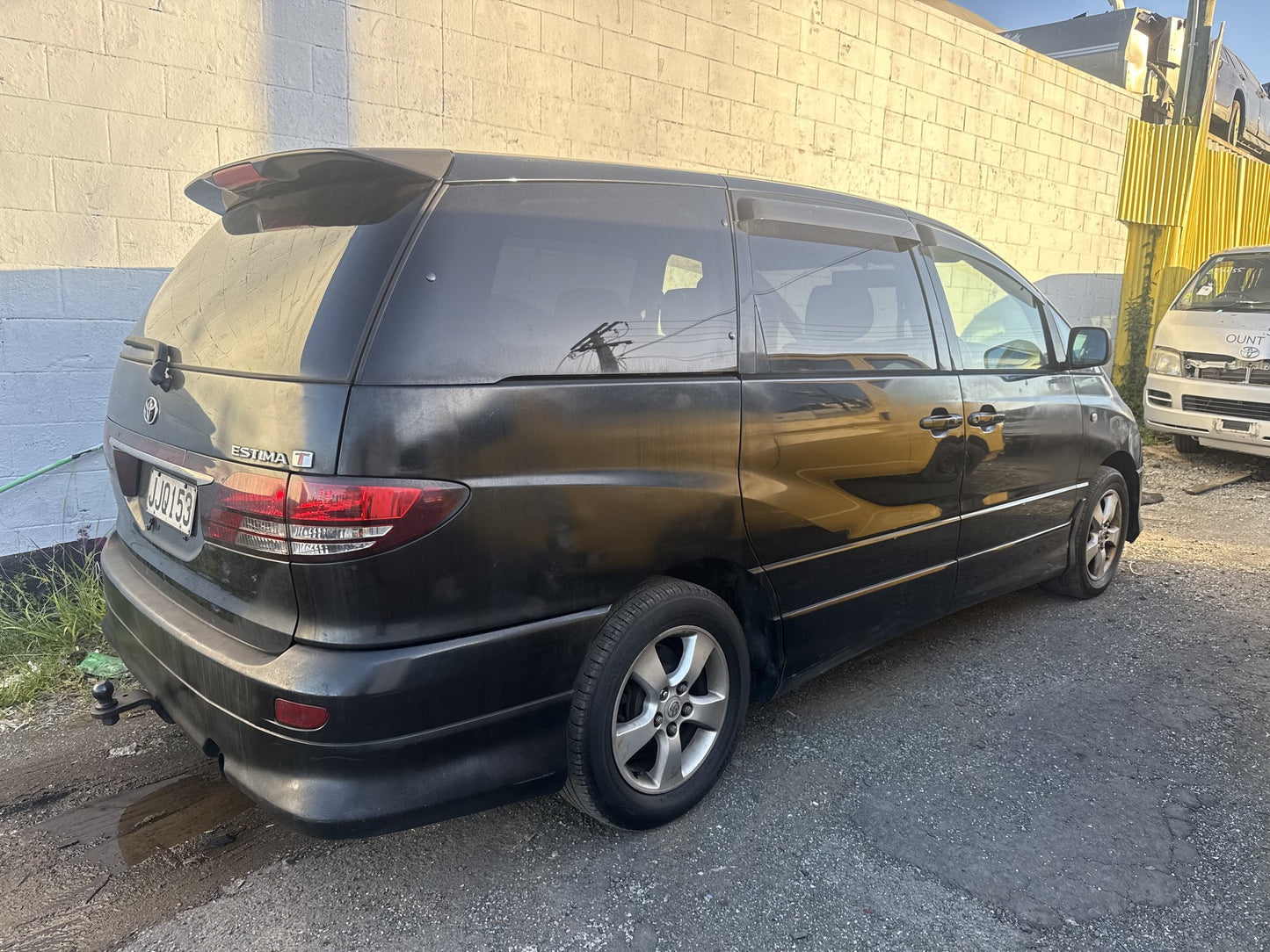 Now Wrecking: 2004 Toyota Estima(2AZ-B094489) – Parts Available