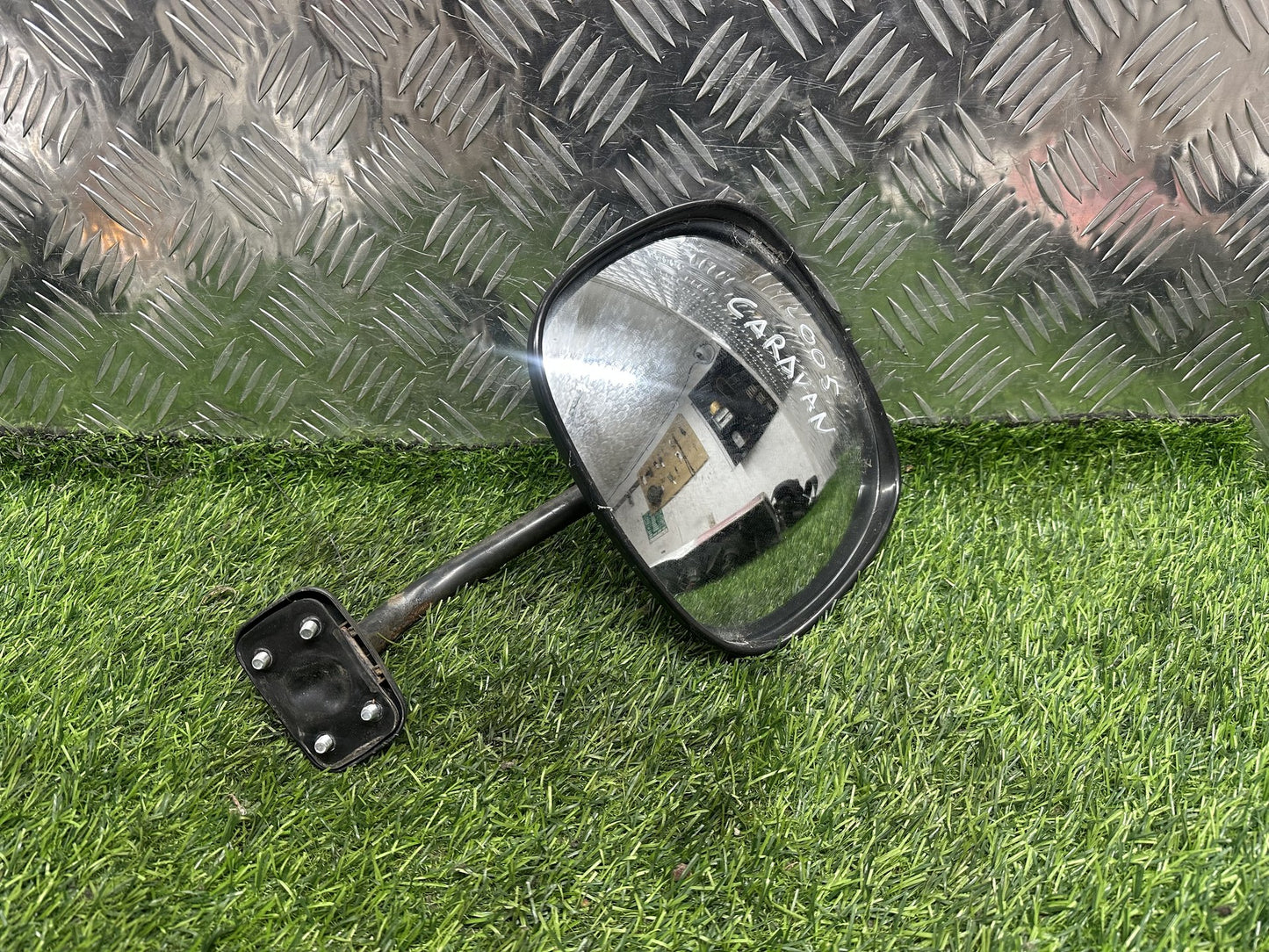 2001-2005 Nissan Caravan E25- Tailgate Mirror PN: