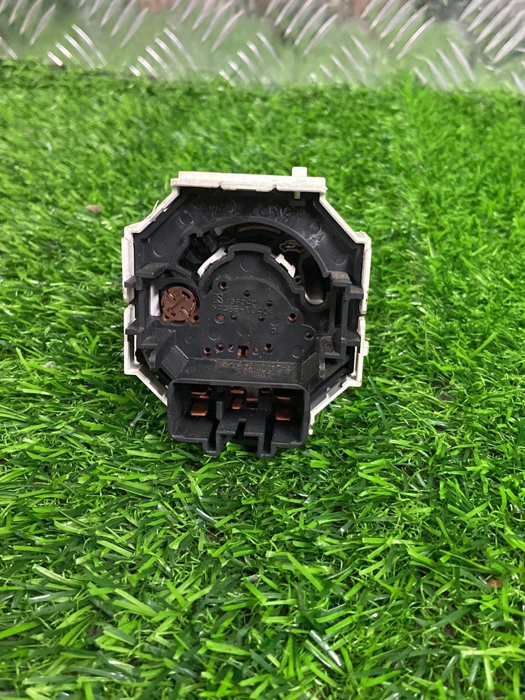 2005 - 2011 Toyota Yaris Heater Controls 75F240