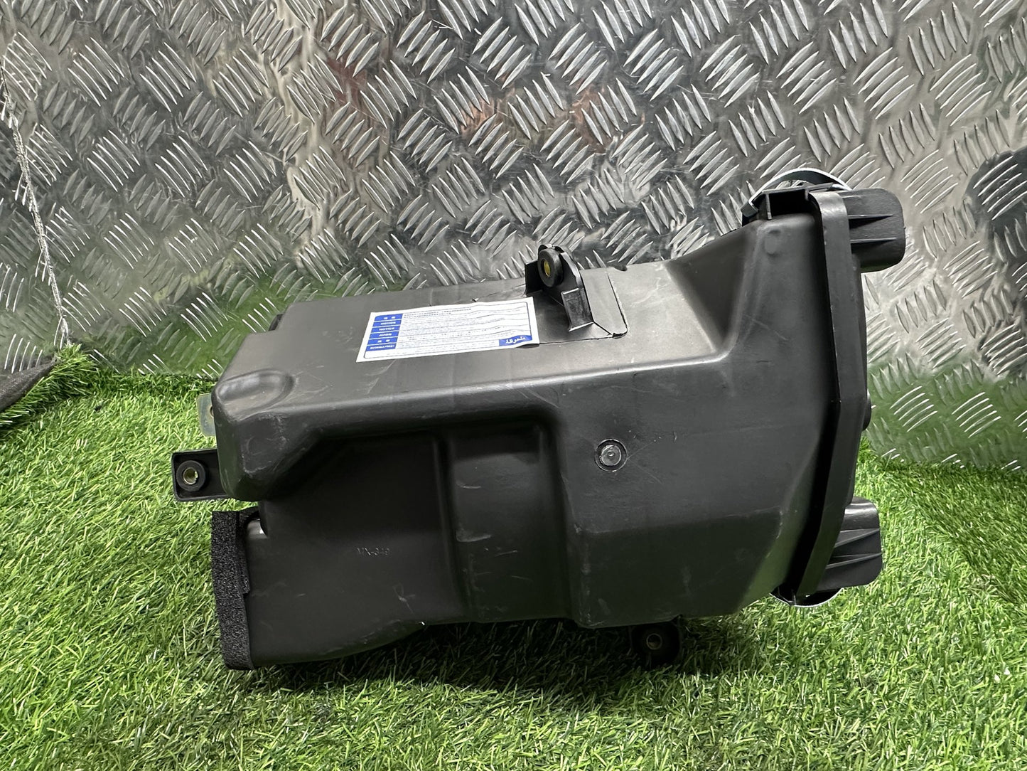2004-2019 Toyota Hiace H200- Air Filter Box PN: RECTANGLE TYPE SENSOR