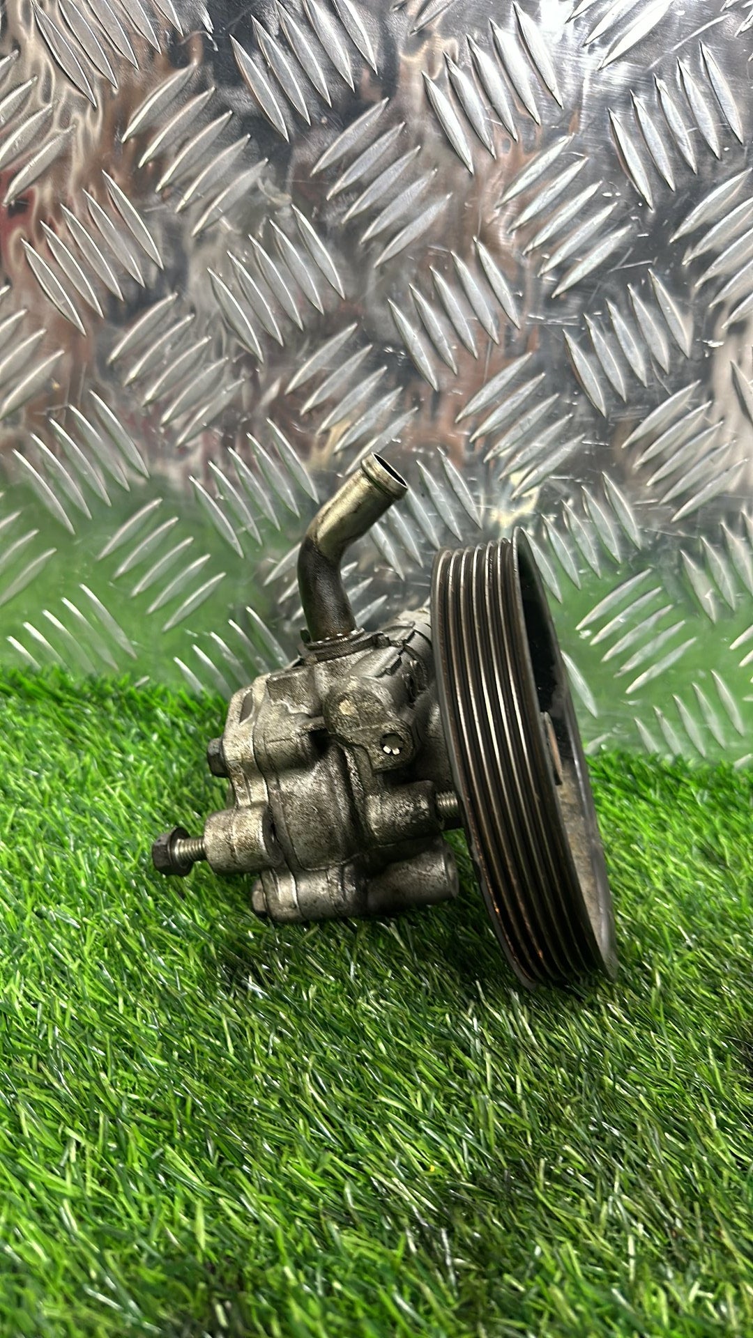Mitsubishi Triton Power Steering Pump 4D56