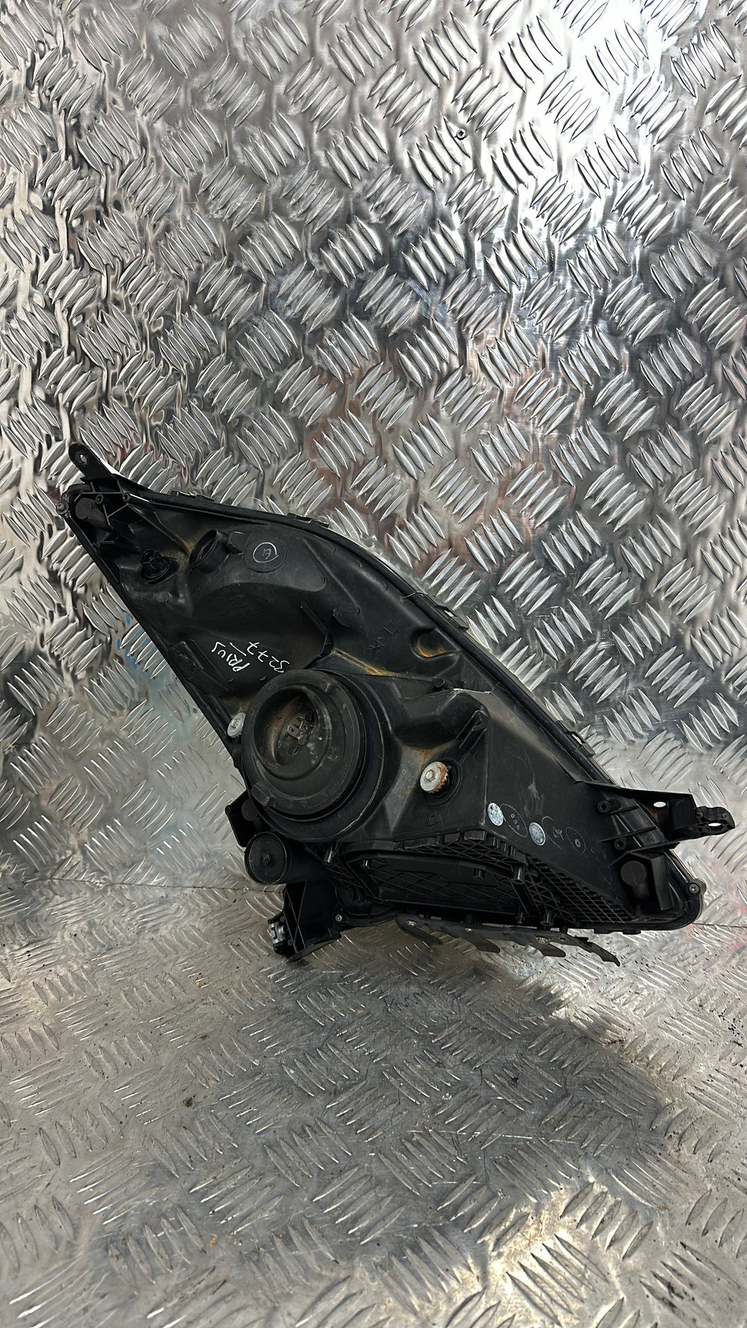 2003-2009 Toyota Prius NHW20- Left Headlight PN: UNKNOWN
