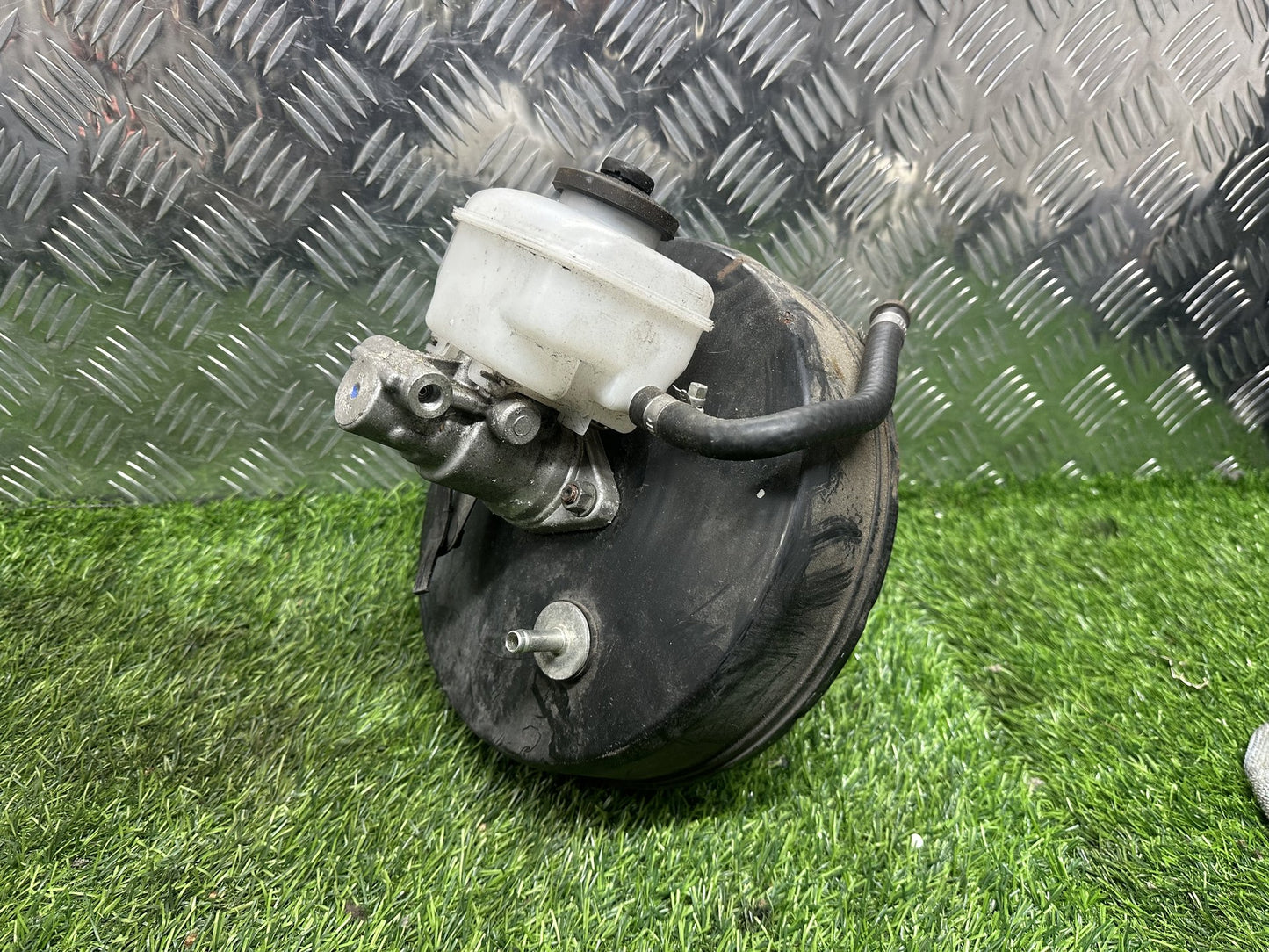 2004-2019 Toyota Hiace H200- Brake Booster PN: 44610-26660