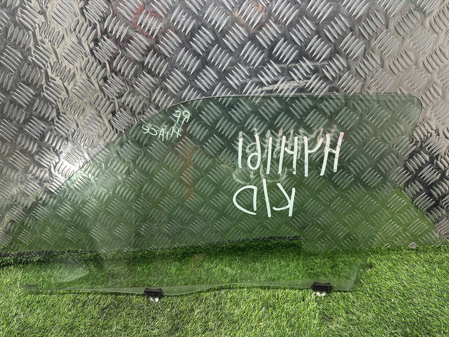2004-2019 Toyota Hiace H200- Right Front Door Glass PN: M2H3