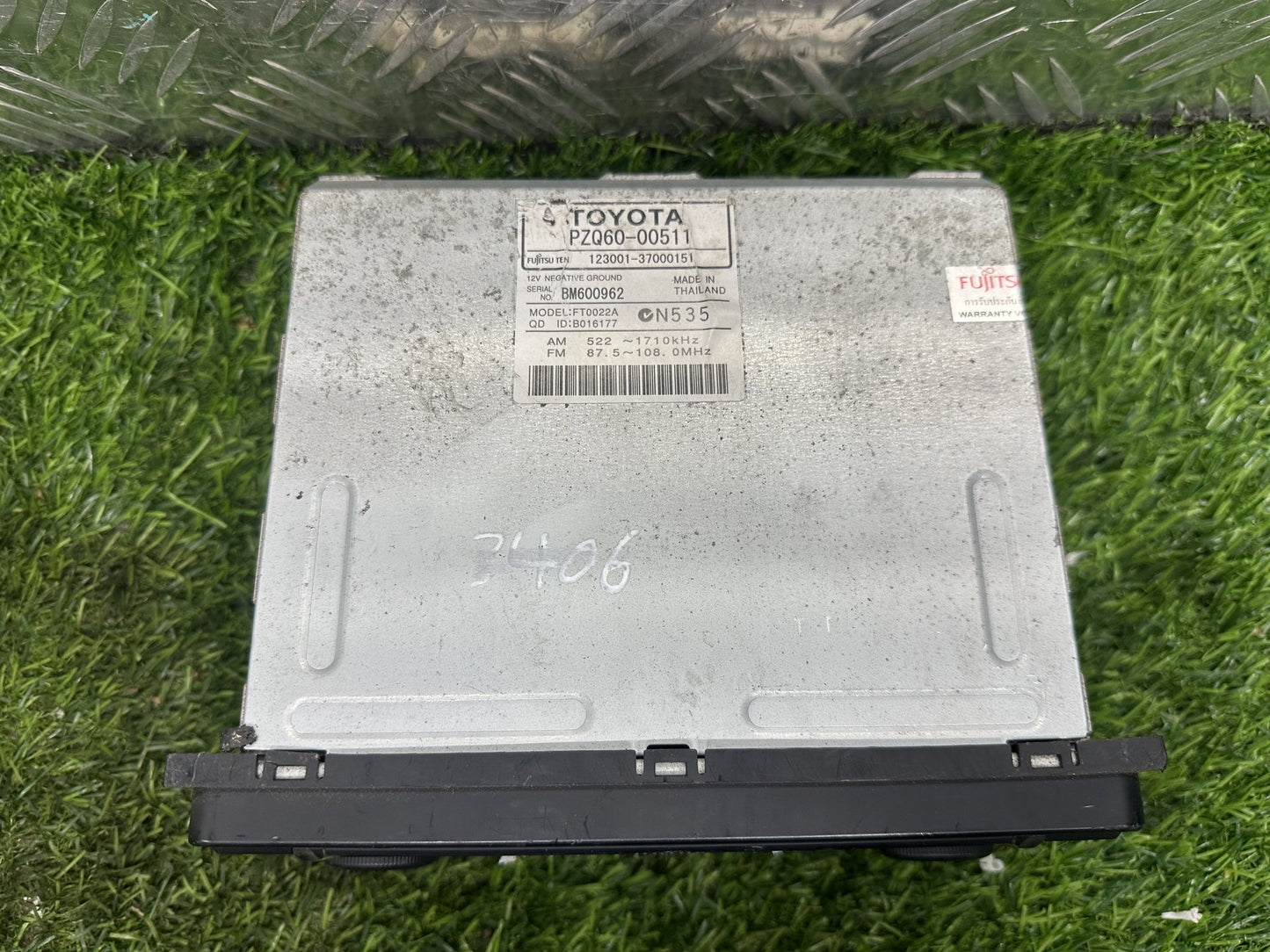 2004-2019 Toyota Hiace H200- Radio CD Player PN: PZQ6000511
