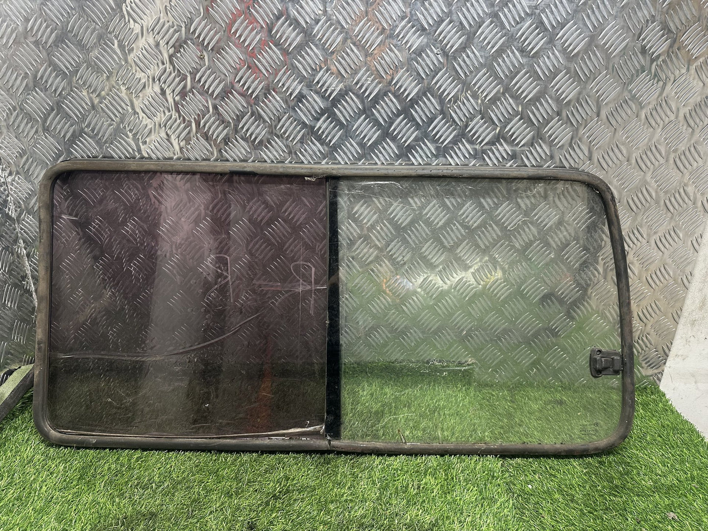 1990-2004 Toyota Hiace H100 RZH103 - Rear Right Sliding Glass PN: AS2M- SHORT WHEEL BASE