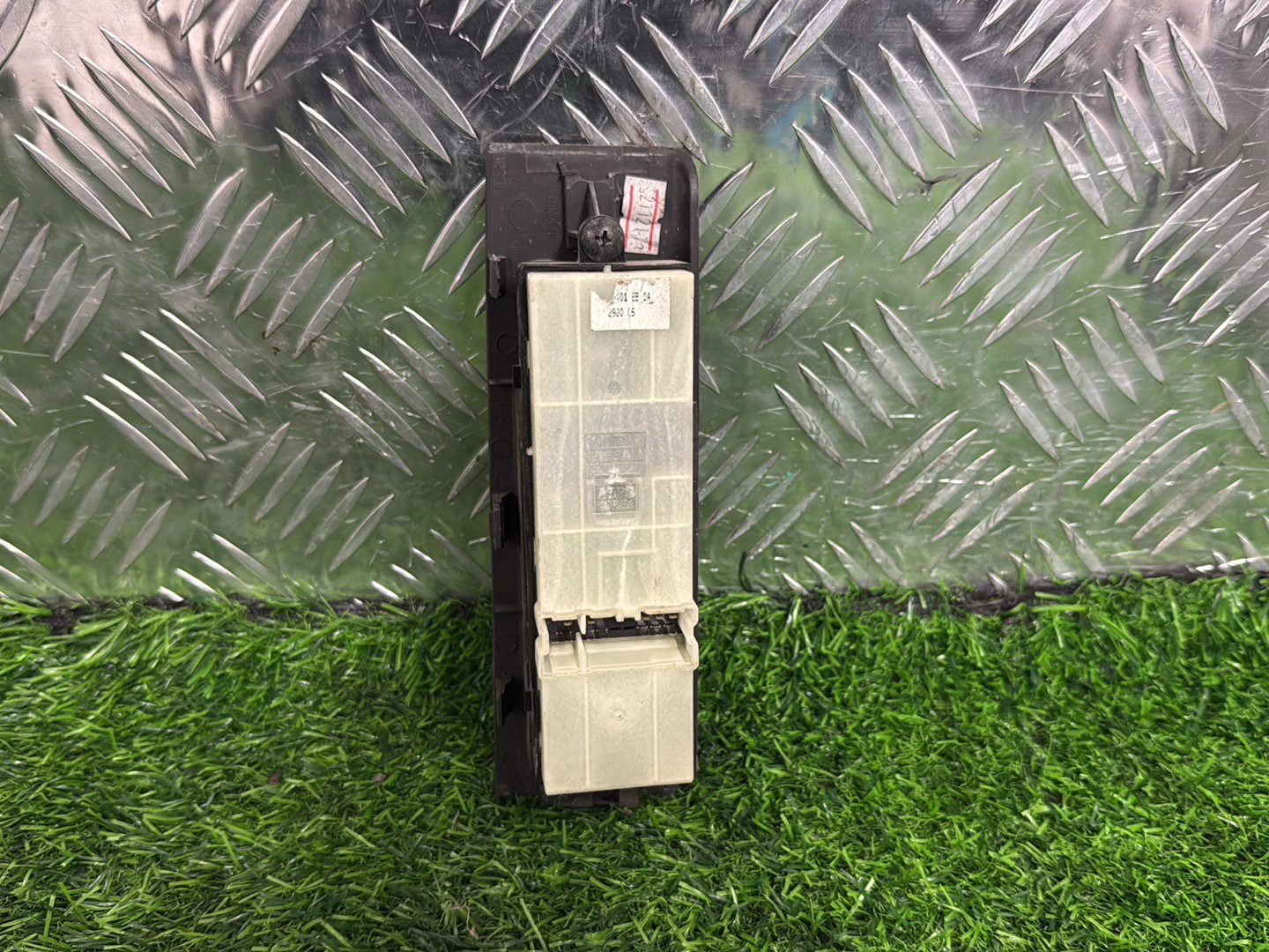 Nissan Navara Master Power Window Switch Single Plug