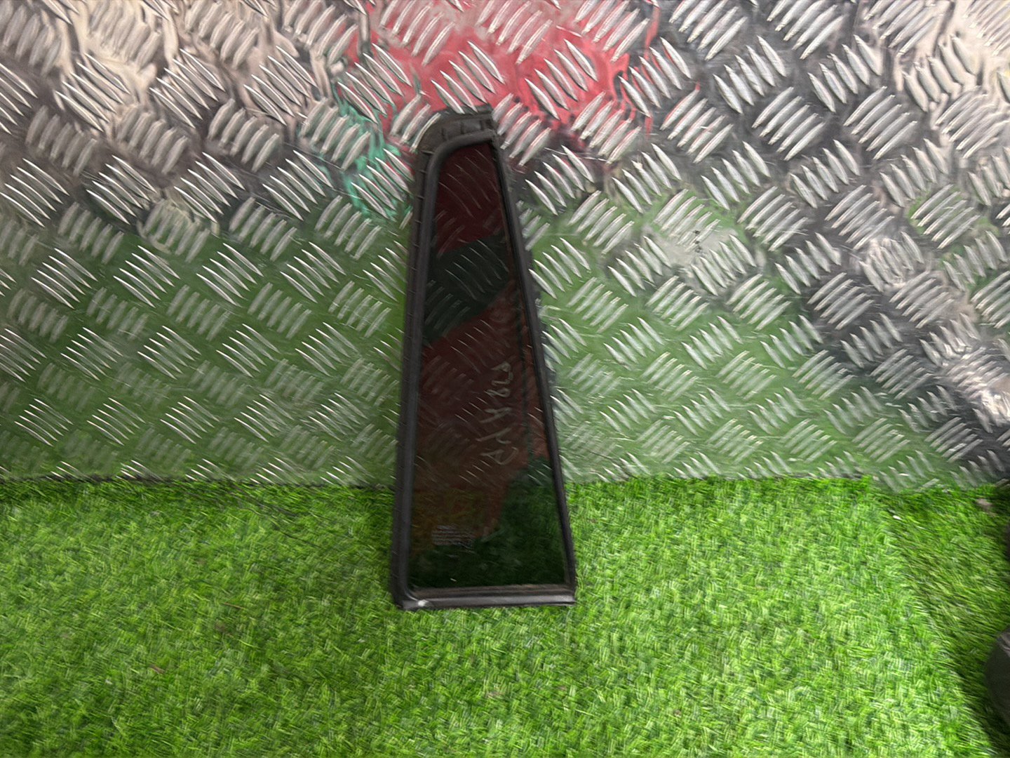 2002 - 2007 Mazda Demio Left Rear Quarter Door Glass 43R-001897 tint