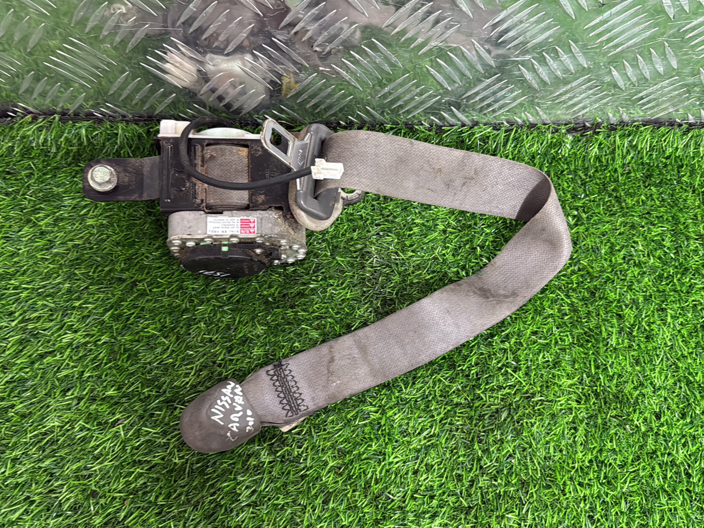 2006 - 2012 Nissan Caravan Left Front Seat Belt TK-AB2-G1626