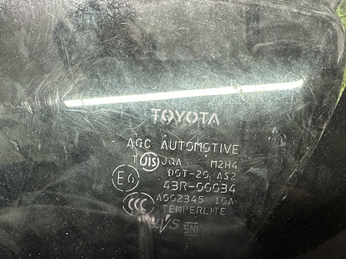 2009-2015 Toyota Prius W30- Left Front Quarter Door Glass PN: M2H4