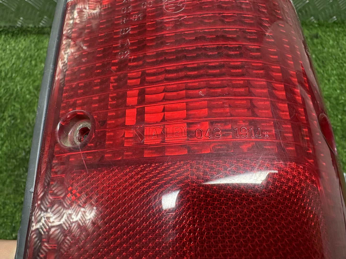 1999-2005 Ford Courier UN- Right Taillight PN: STANLEY 043-1914