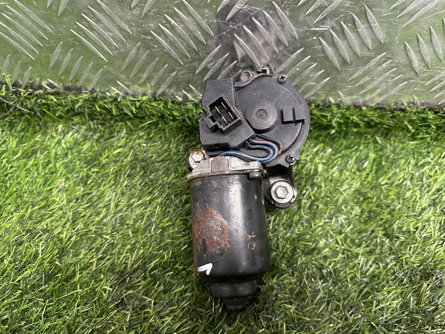 1990-1998 Toyota Corolla E100 - Front Wiper Motor PN: 4 PIN