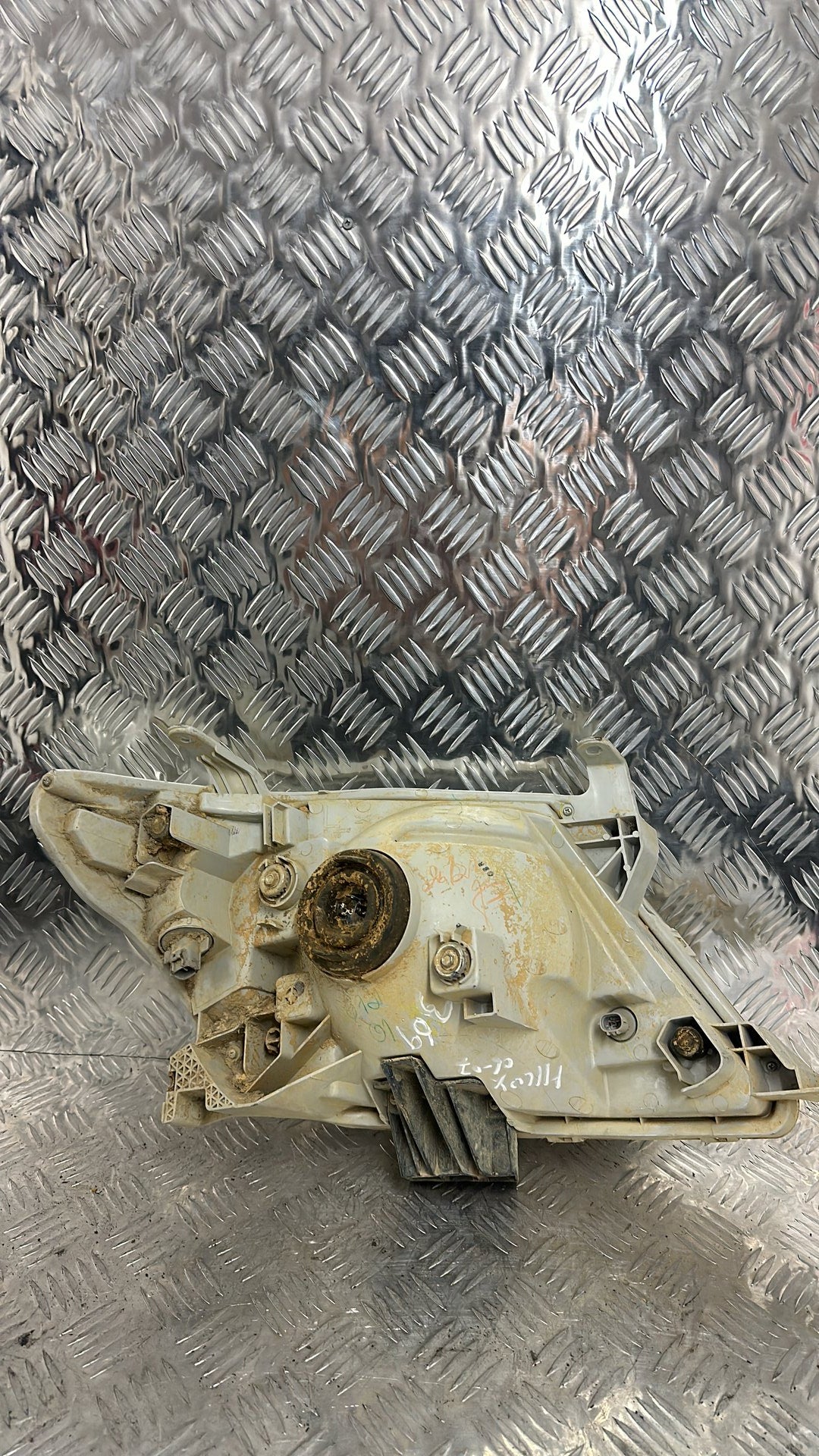 2008-2011 Toyota Hilux Left Headlight TOYOTA 0K-1