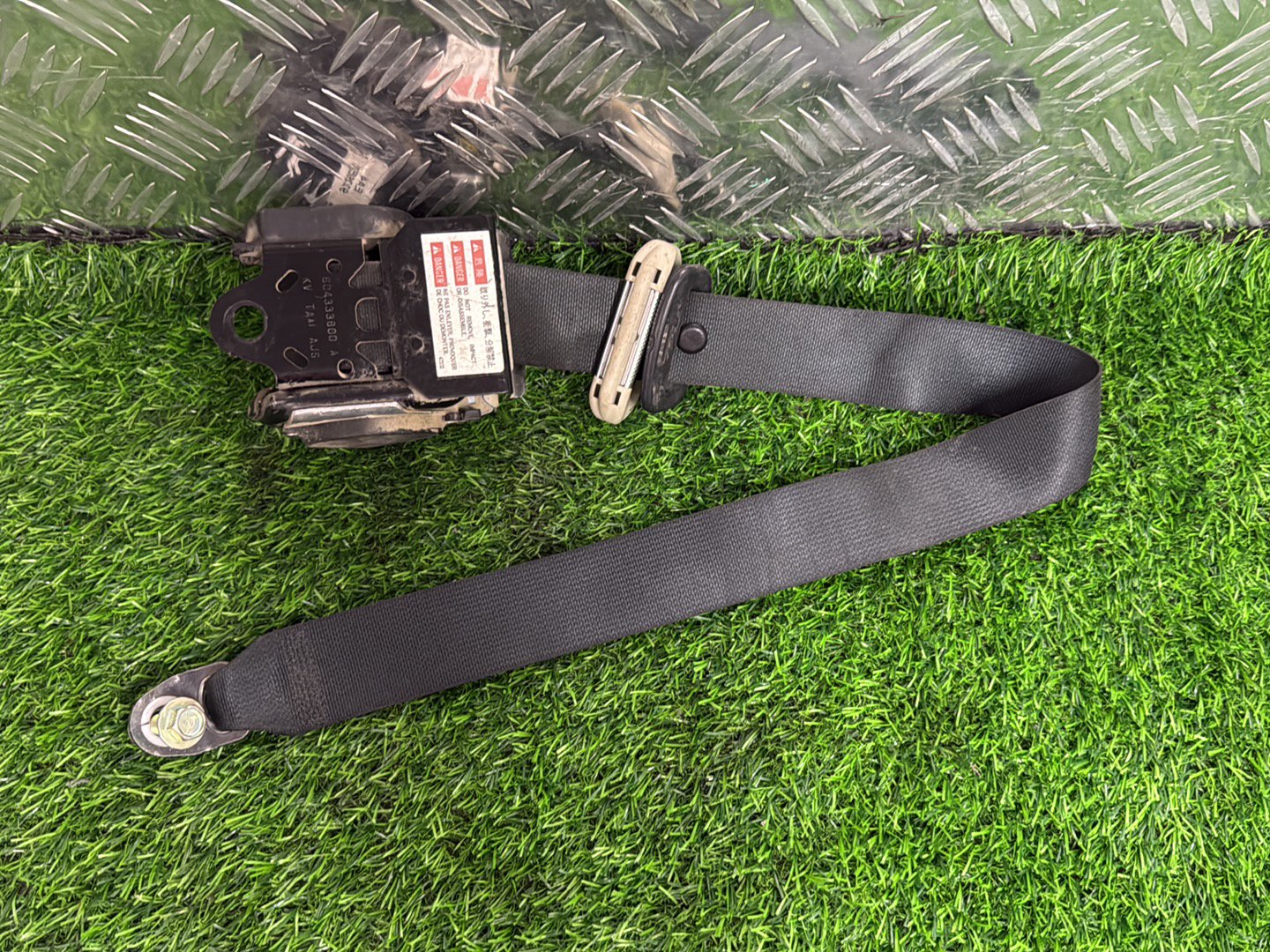 2004 - 2012 Nissan Tiida Left Front Seat Belt 6063002