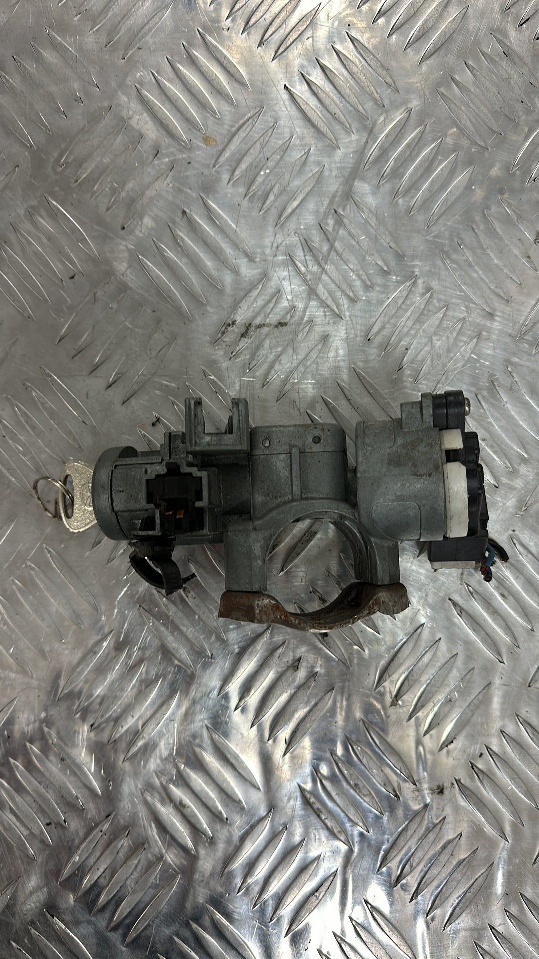 1999-2016 Mazda Bongo Van SK* - Ignition With Key PN: SL-32