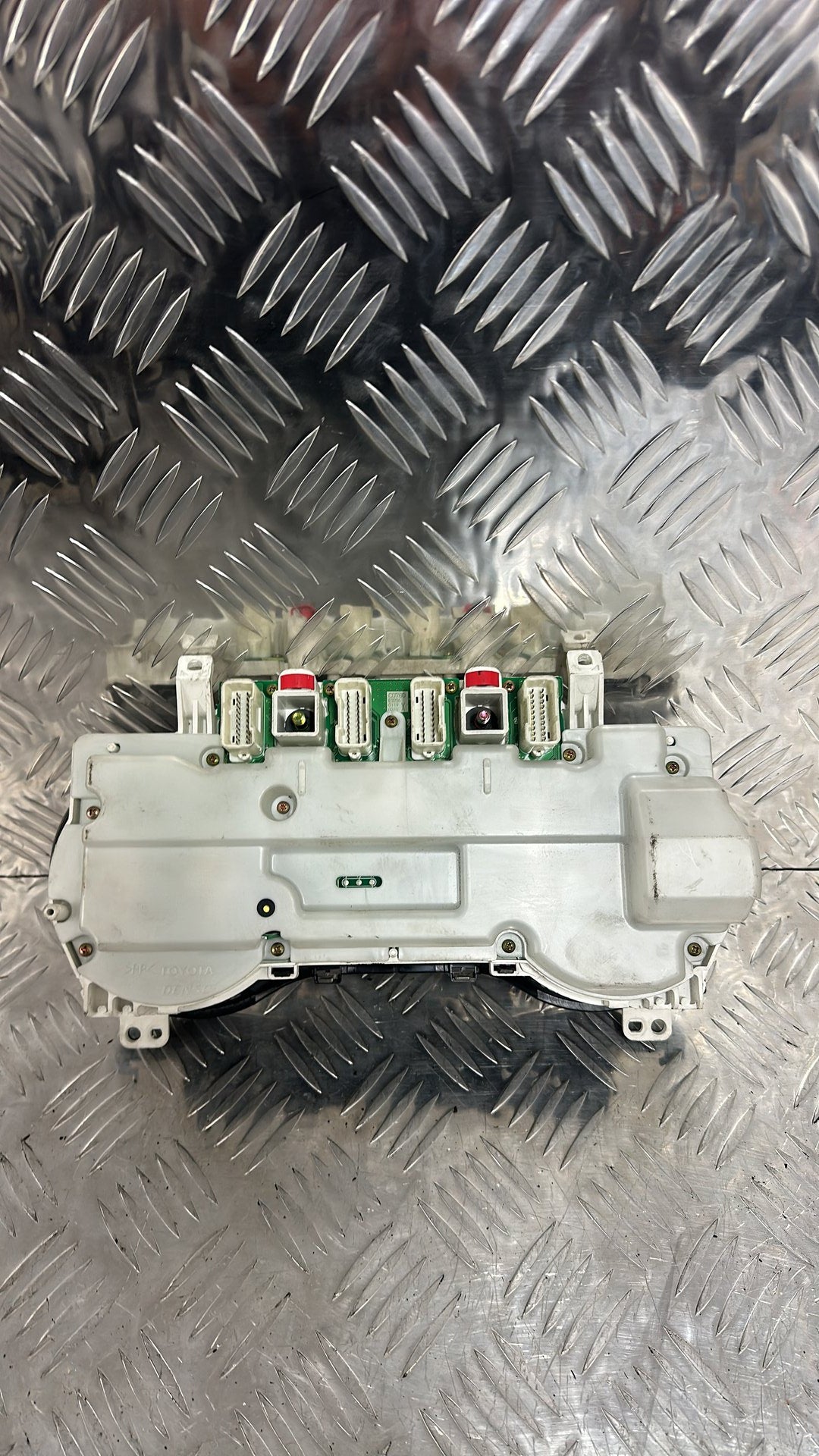 2000-2003 Toyota RAV4 Instrument Cluster 83800-4A021