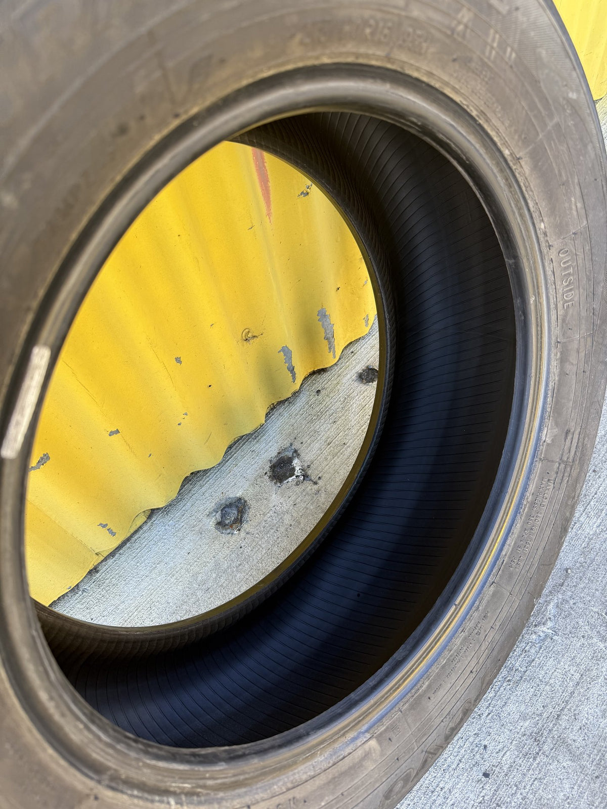 - Tyre PN: 215- 60- 16 95H (Inside-Outside)