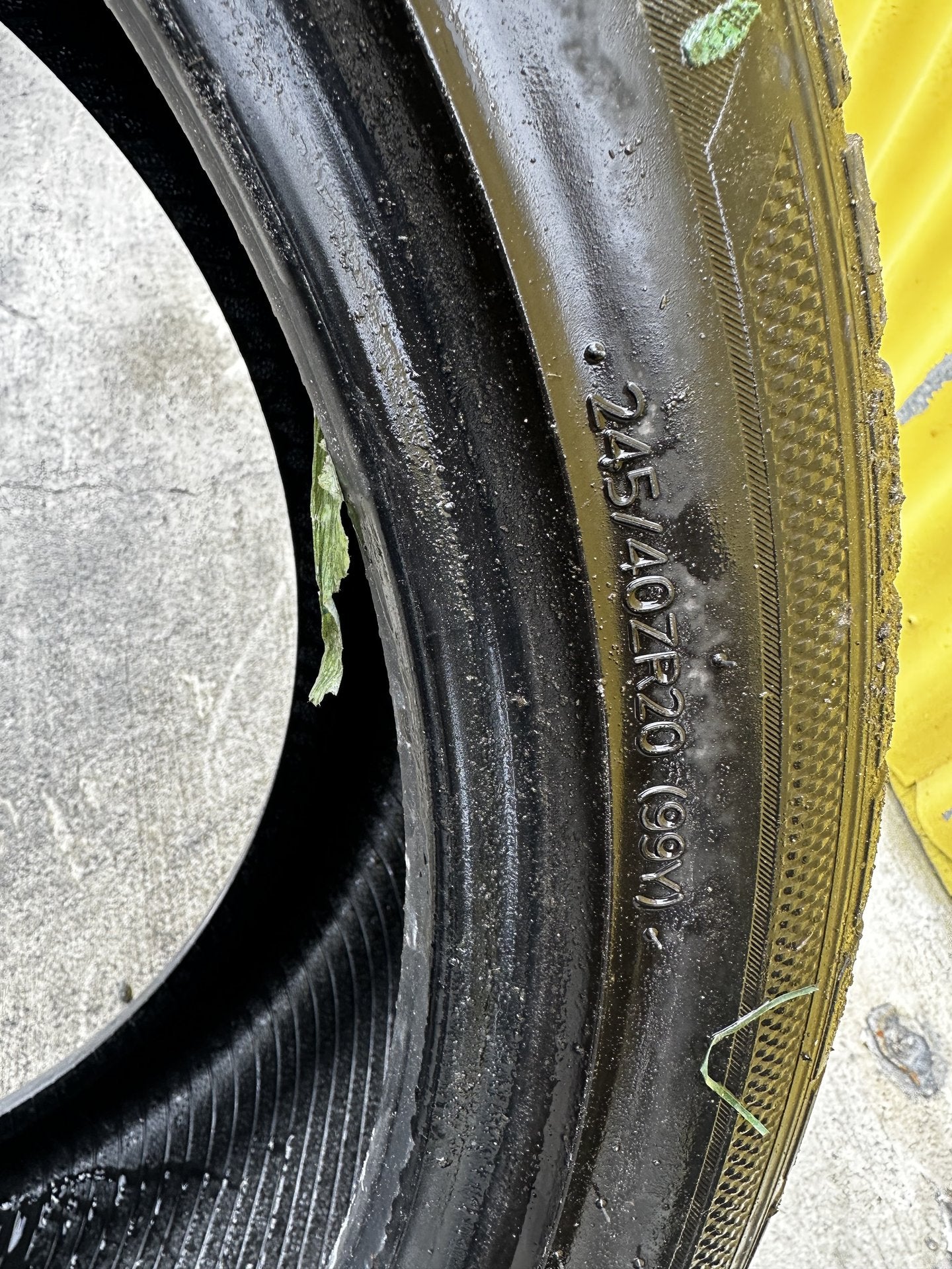 - Tyre PN: 245/40/ZR20 99Y