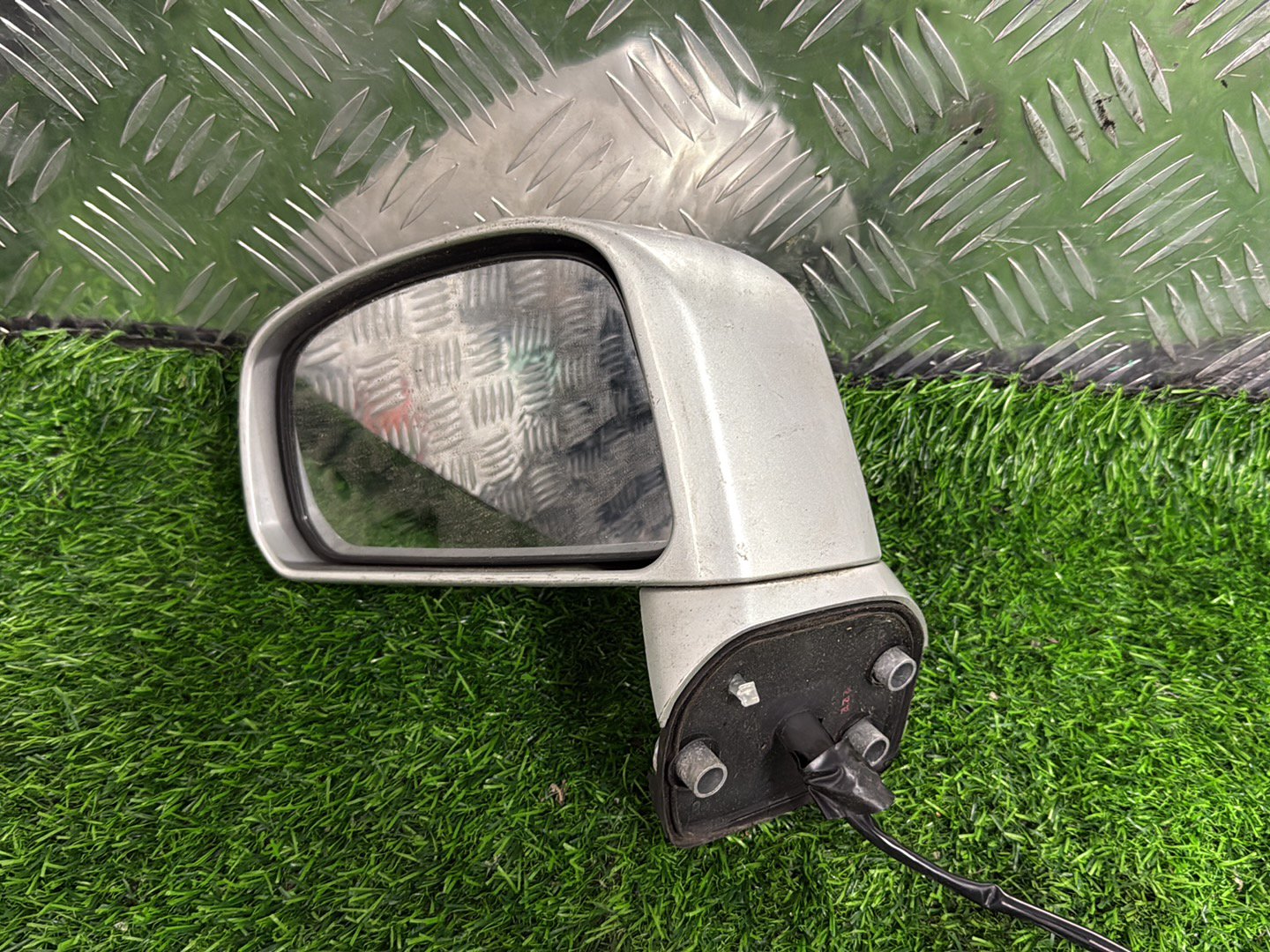 2004 - 2012 Nissan Tiida Left Door Mirror 5 Wire