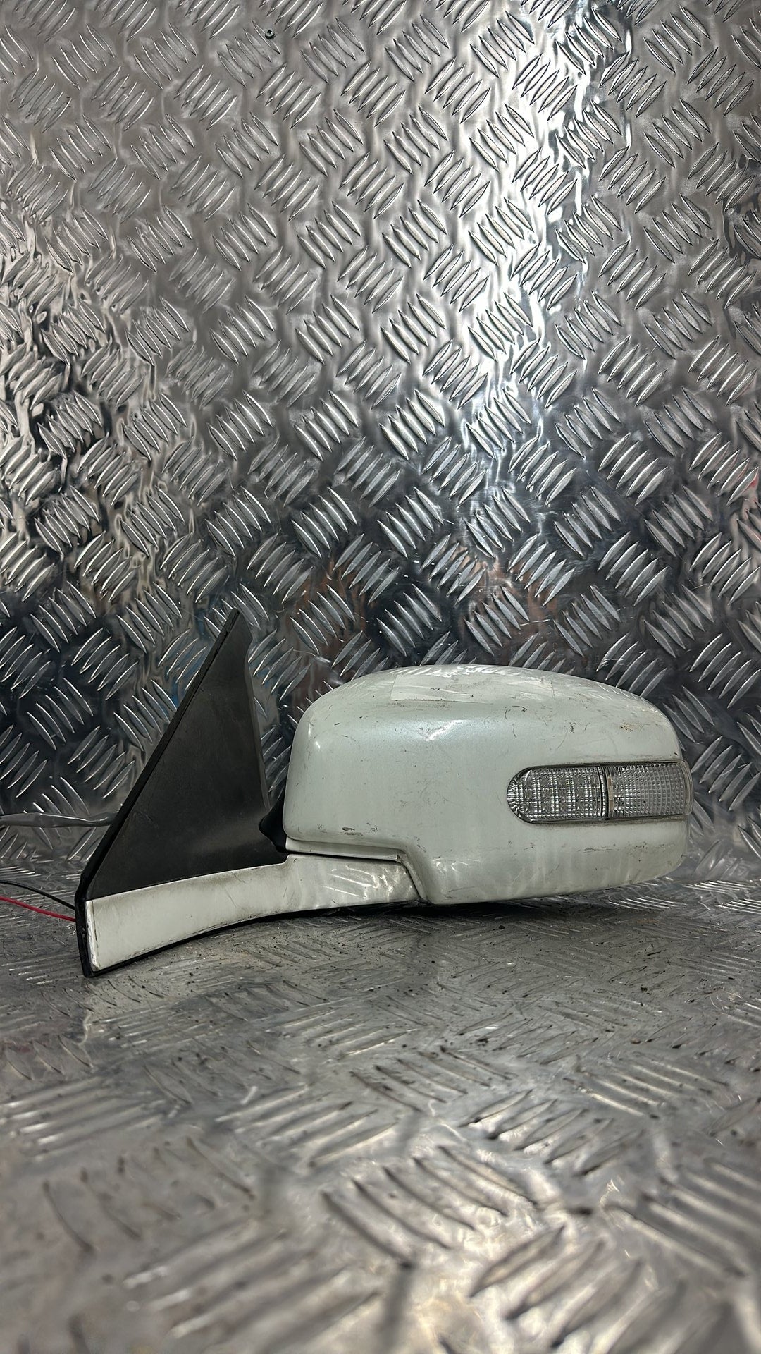 2005-2010 Suzuki Swift- Left Door Mirror PN: 7 WIRE/ 2 WIRE (2 PLUG TYPE)