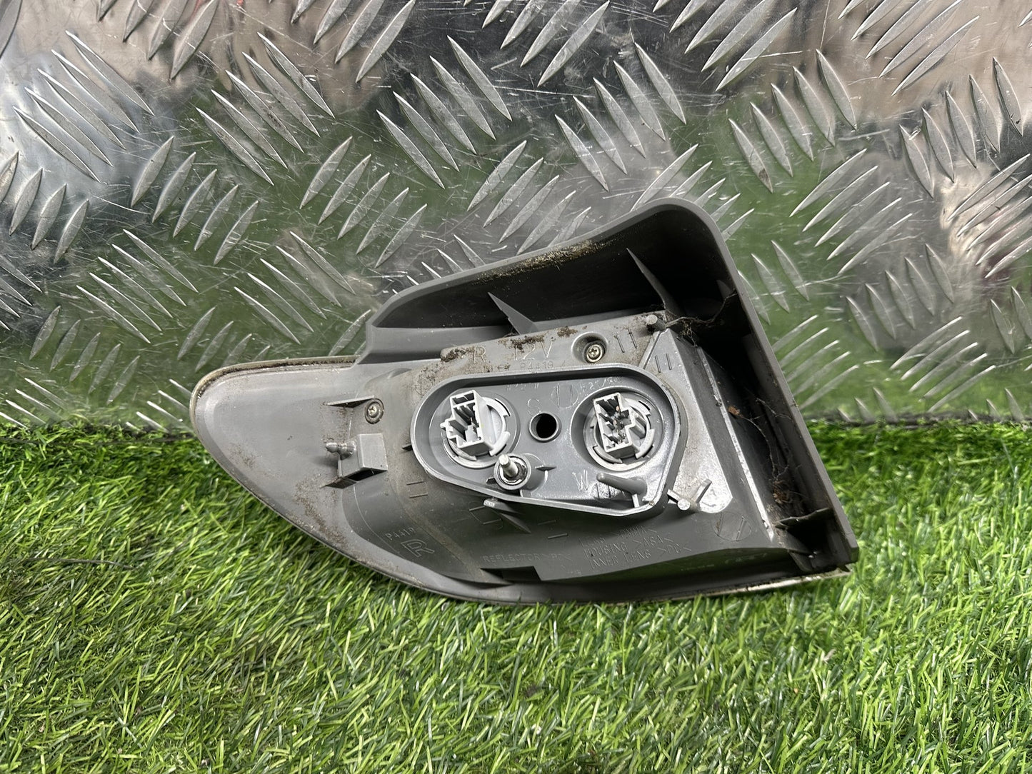 2002-2007 Mazda Demio DY- Right Taillight PN: STANLEY P4419R