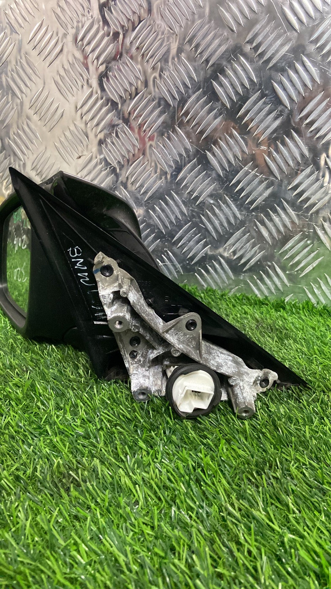 2011 - 2019 BMW 3 Series Left Door Mirror SOCKET 5 PIN