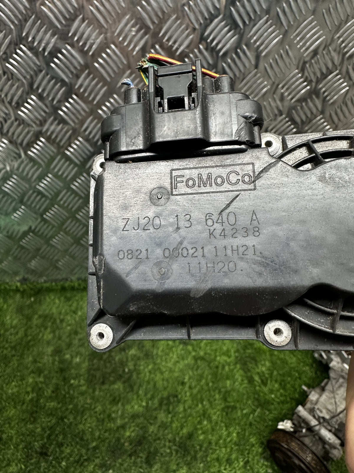 2002-2007 Mazda Demio DY - Throttle Body PN: ZJ-(DY3W)-20 13640 A