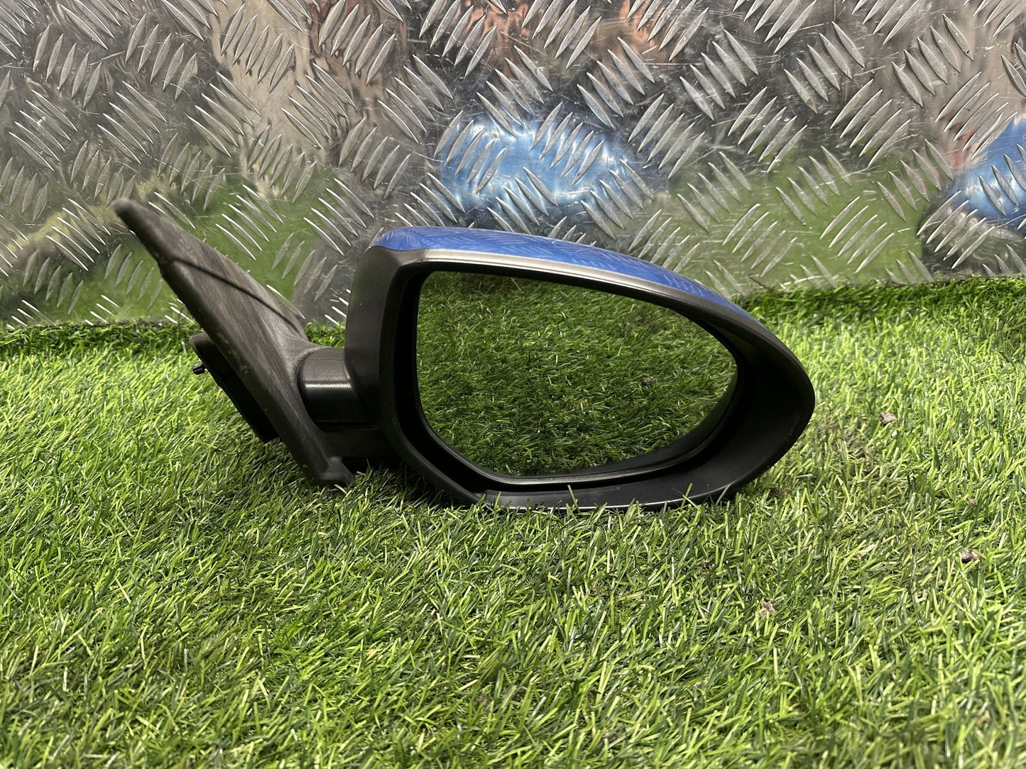 2008-2013 Mazda Axela BL- Right Door Mirror PN: 7 WIRE TYPE