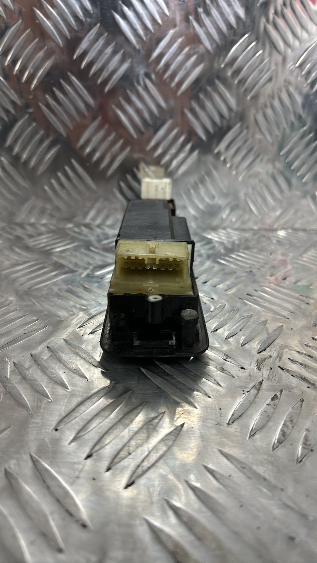 Toyota 4Runner- Master Power Window Switch PN:
