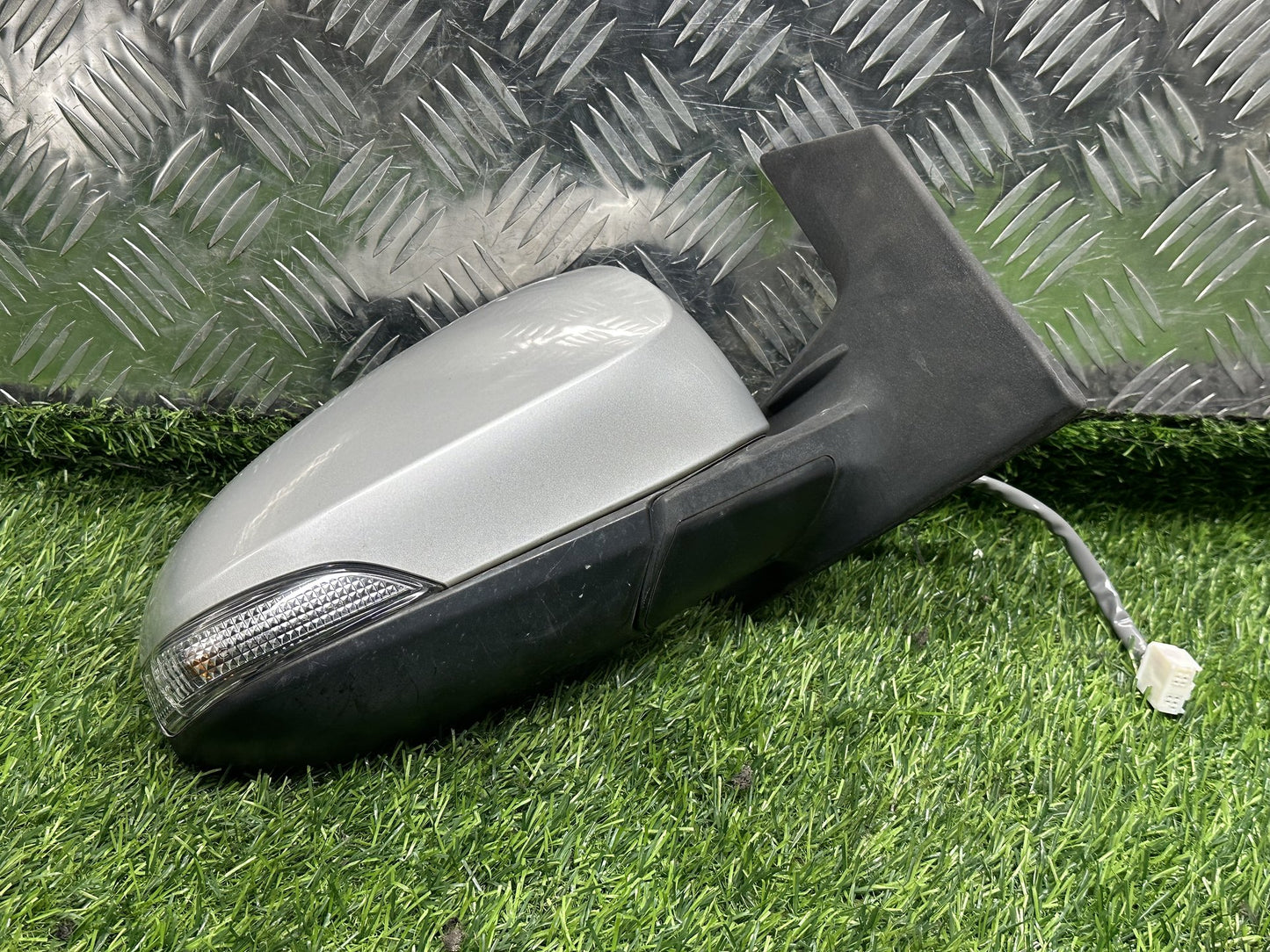 2011-2021 Toyota Aqua- Right Door Mirror PN: 7 WIRE TYPE
