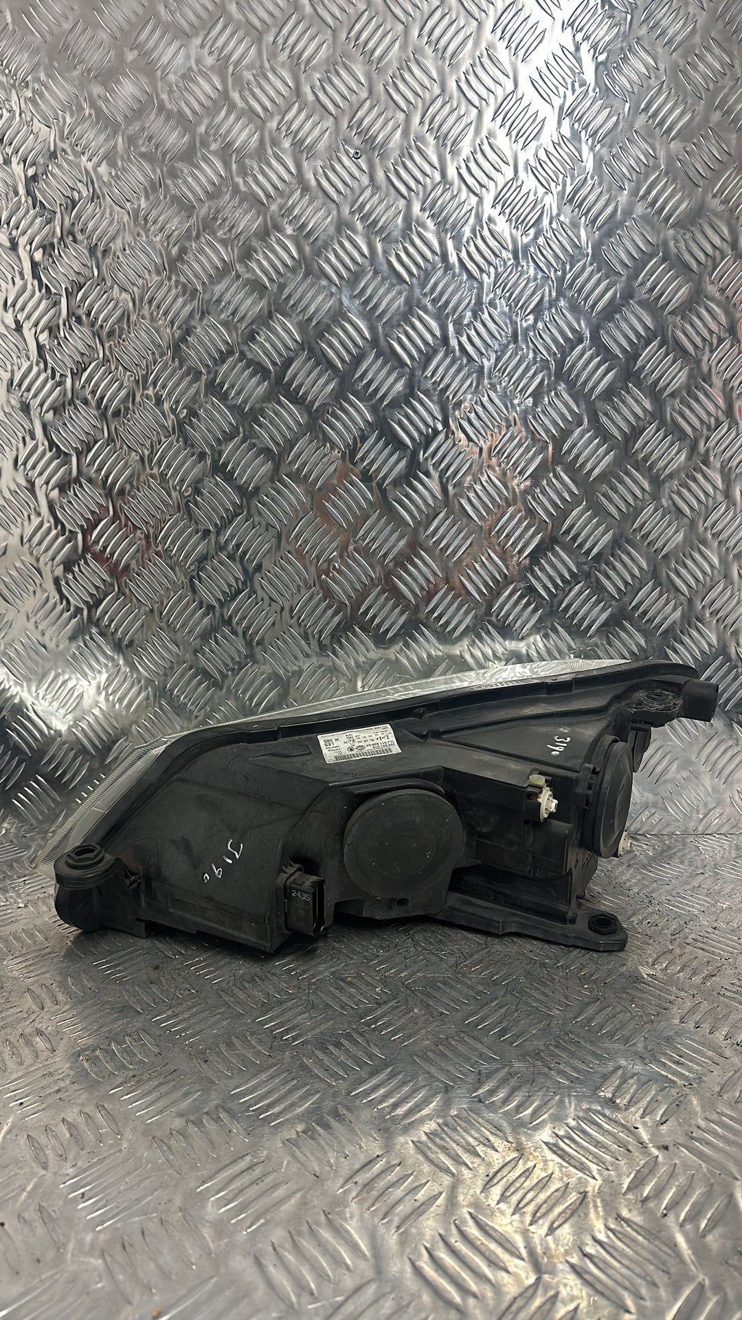 2015-2025 Skoda Superb 3V3- Right Headlight PN: 3V2 941 016