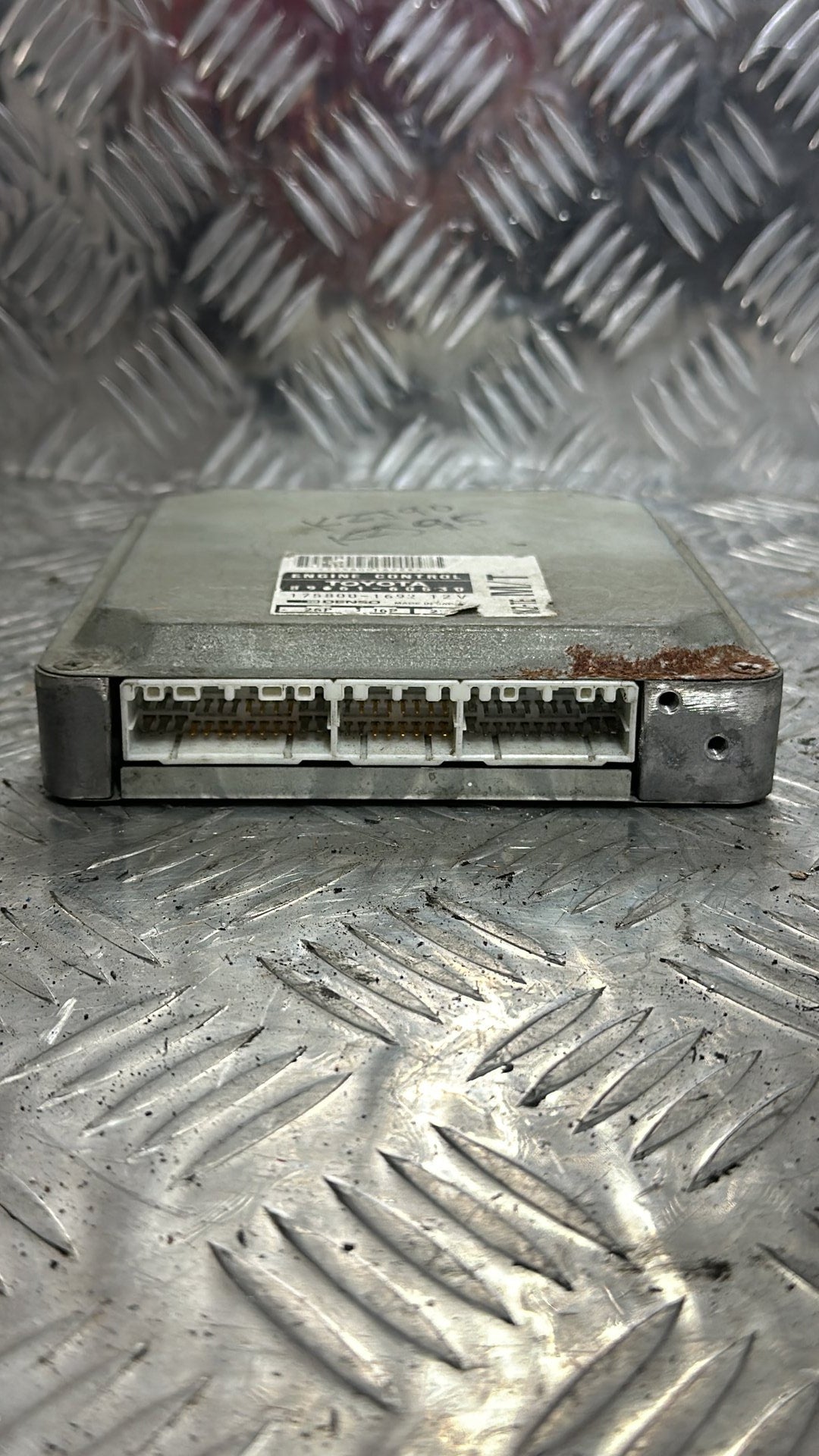 2000-2002 Toyota Land Cruiser ECU 89661-60530