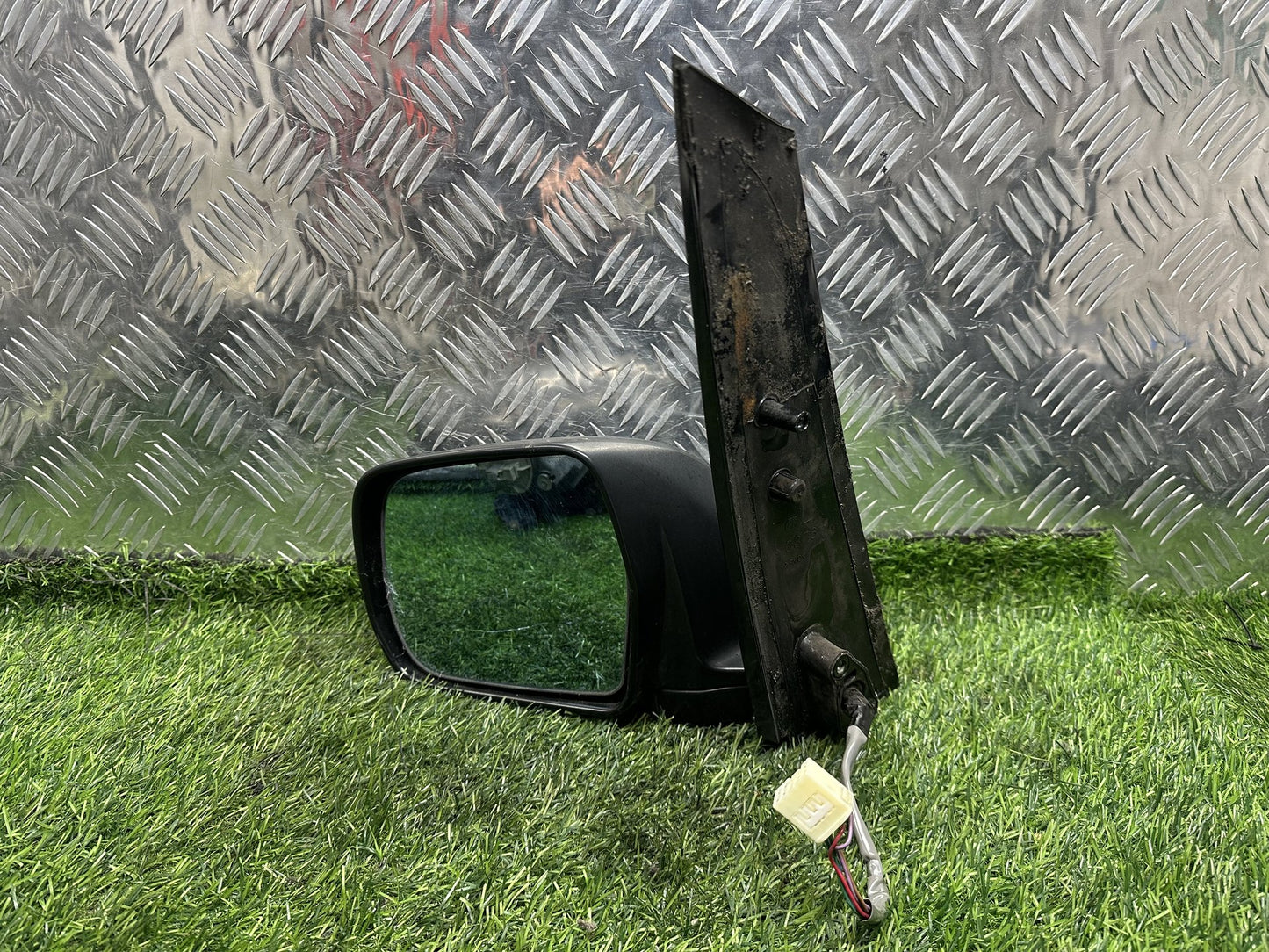 2000-2005 Toyota Estima R30 - Left Door Mirror PN: 5 WIRE TYPE