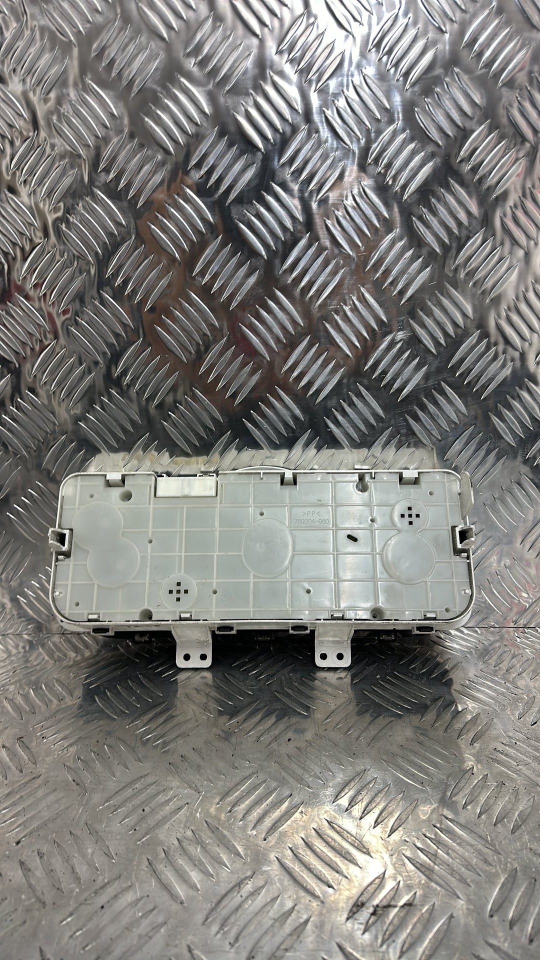 2004-2015 Toyota Hiace- Instrument Cluster PN: AUTOMATIC