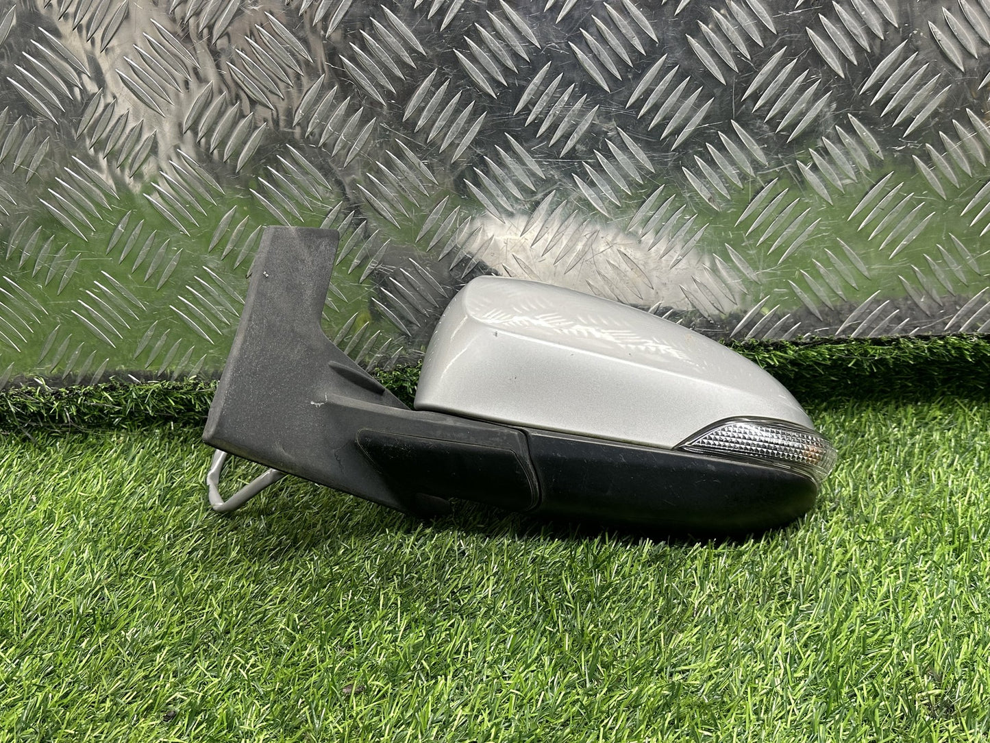 2011-2021 Toyota Aqua- Left Door Mirror PN: 7 WIRE TYPE