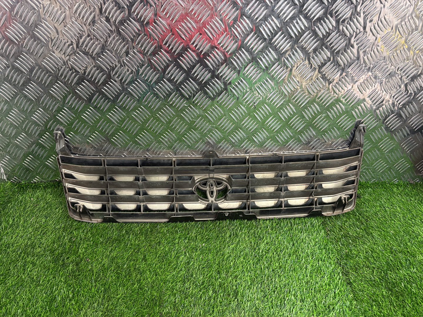 1996 - 2002 Toyota Land Cruiser Prado Grille 53100-60070