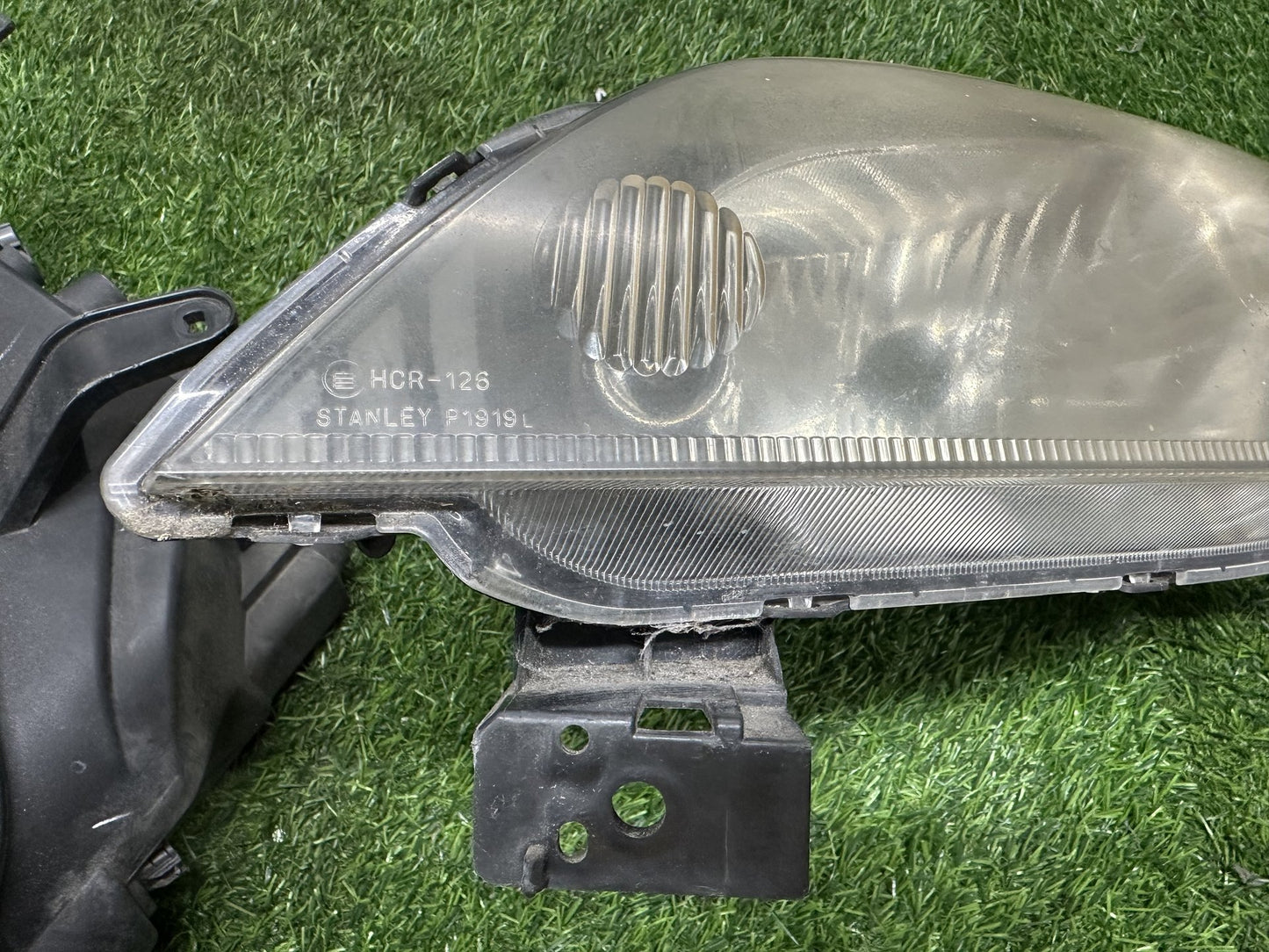 2002-2007 Mazda Demio DY- Left Headlight PN: STANLEY P1919