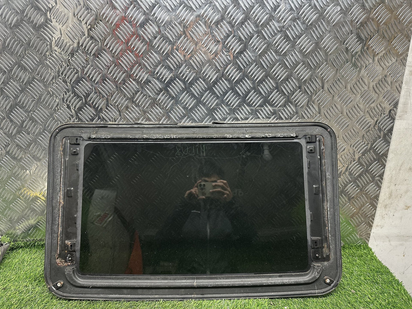 1995-2002 Toyota Hilux Surf- Roof Glass/Sunroof/T PN: M4Q8