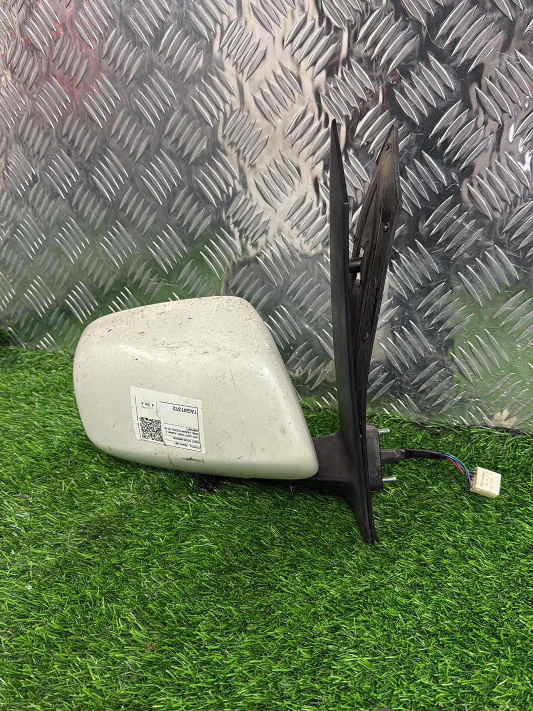 2001 - 2007 Toyota Noah Right Door Mirror