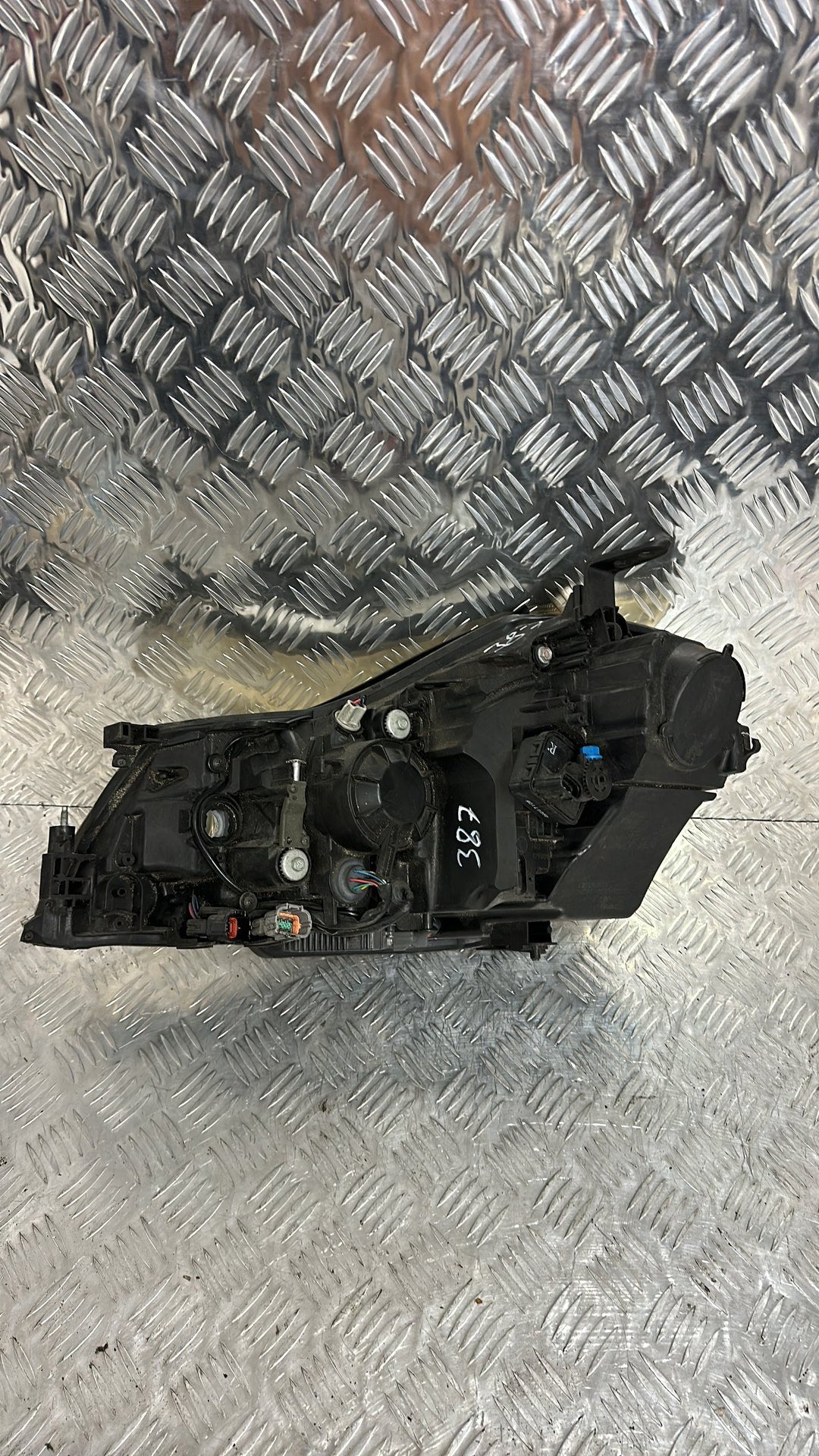 2005-2009 Nissan Fuga GY50- Right Headlight PN: P3994R