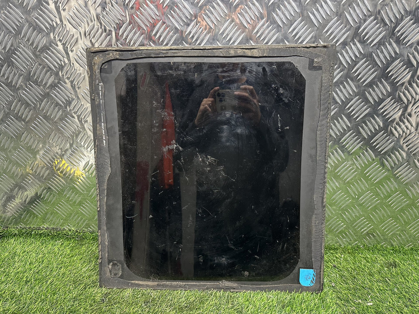 2004-2019 Toyota Hiace H200- Right Rear Cargo Glass PN: TINTED- HIGH ROOF
