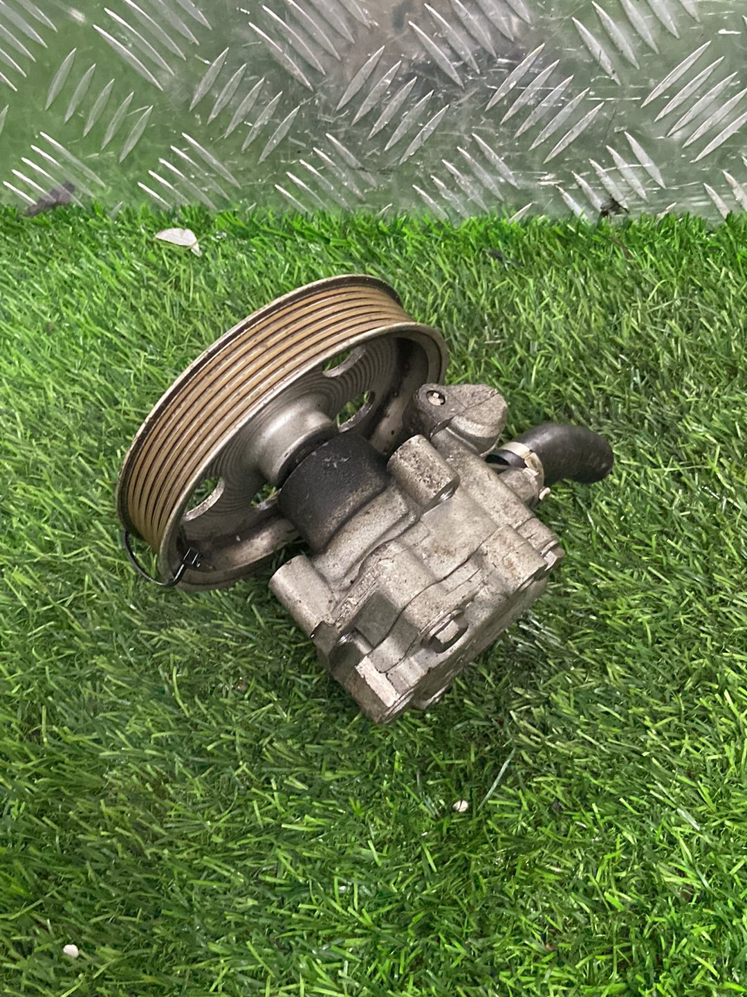2000 - 2006 Audi A4 Steering Pump 8E0145153ES