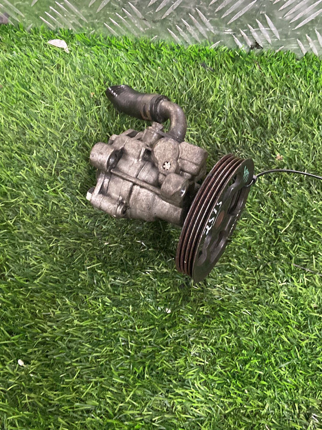 1986 - 2005 Mitsubishi Triton Steering Pump 692878S