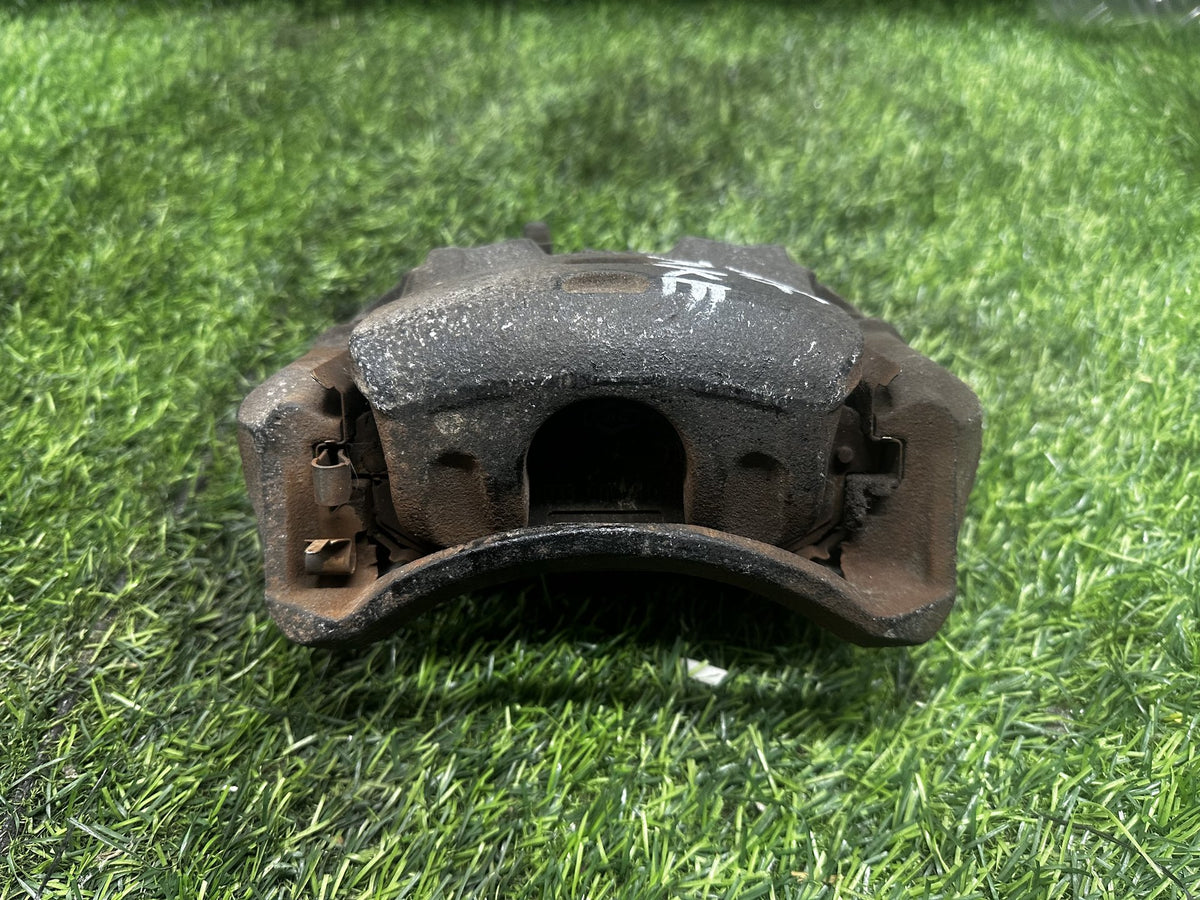 2010-2019 Nissan Juke F15 - Right Front Caliper PN: SINGLE POT