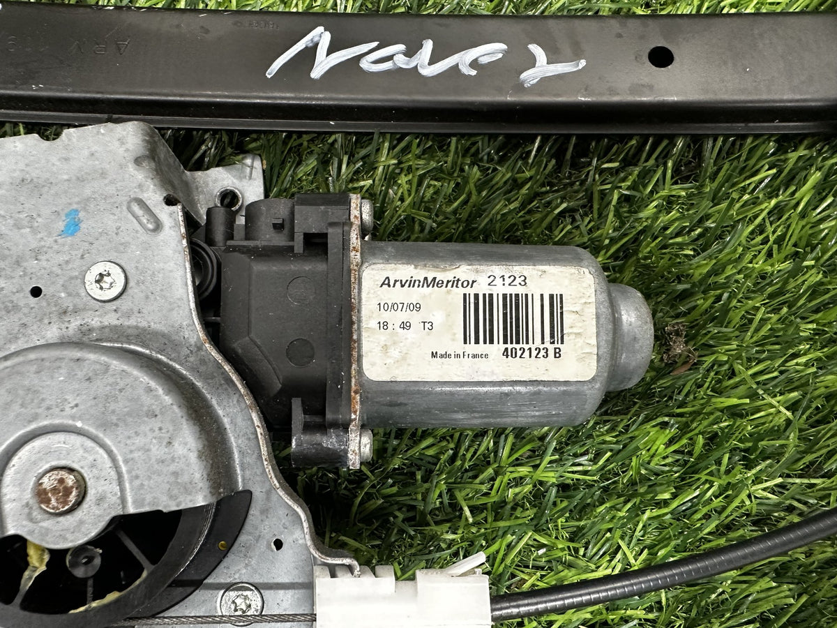 2004-2015 Nissan Navara D40 - Left Front Window Regulator/Motor PN: 2 PIN- 402123