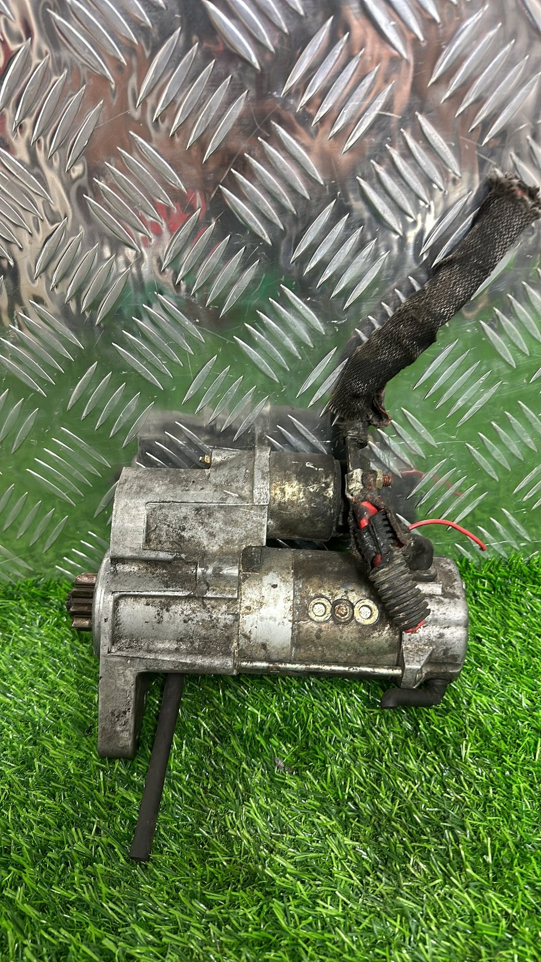 Land Rover Discovery- Starter Motor PN: (2.7L TDV6 diesel (276DT)) NAD500080