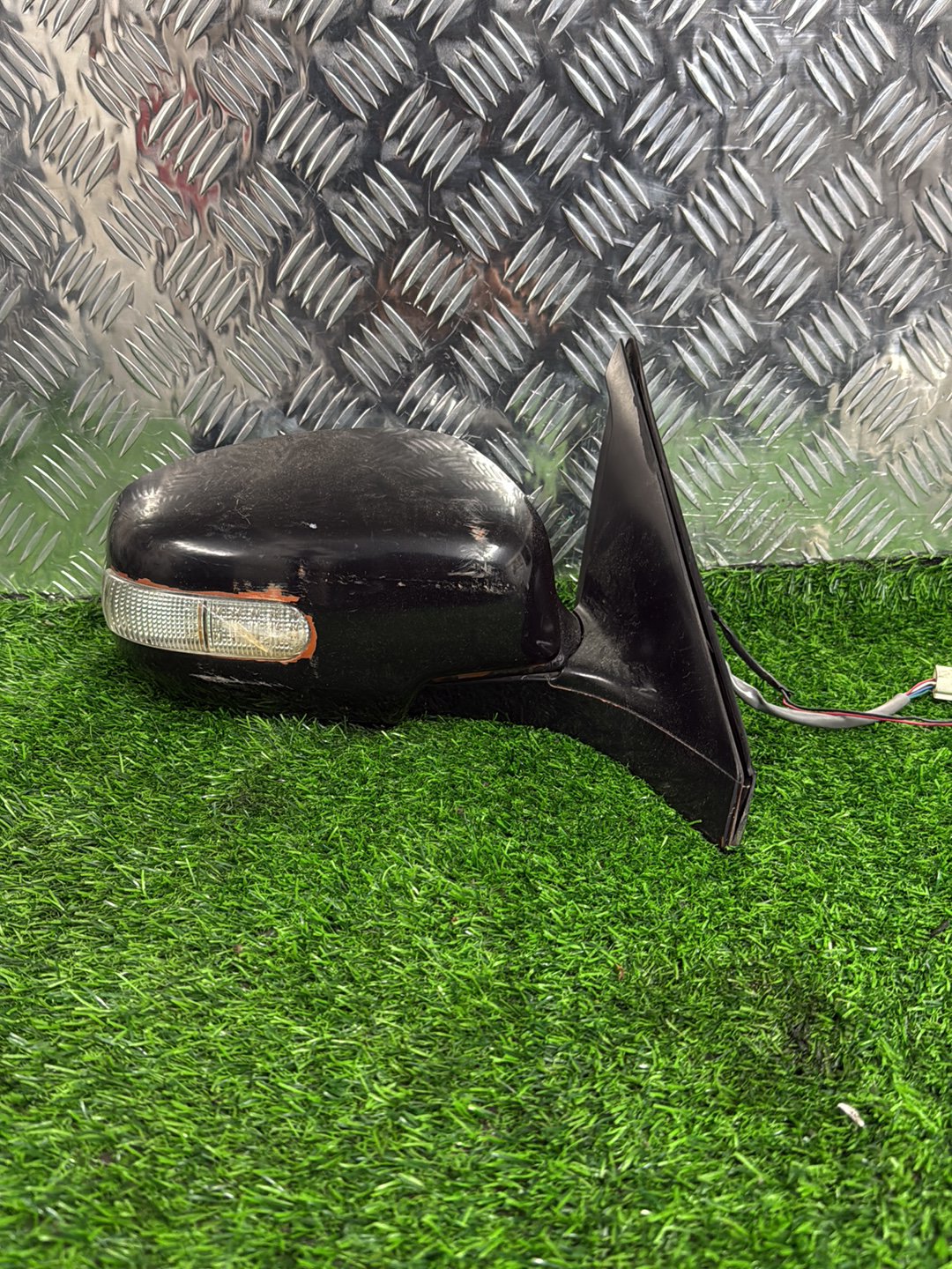 2005-2010 Suzuki Swift ZC31S- Right Door Mirror PN: 2 PLUG (4+2 WIRE TYPE)