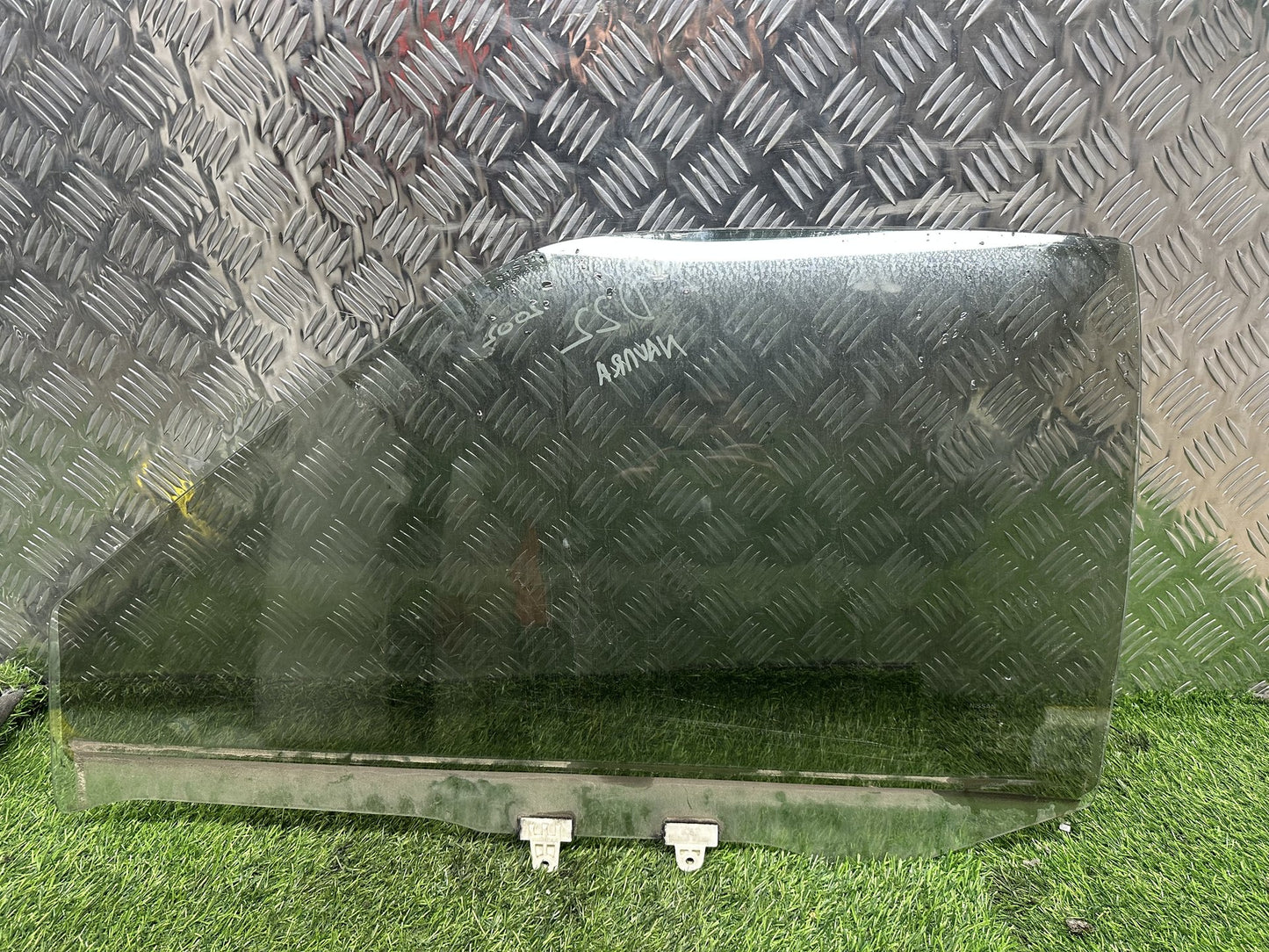 1997-2004 Nissan Navara D22- Left Front Door Glass PN: M213